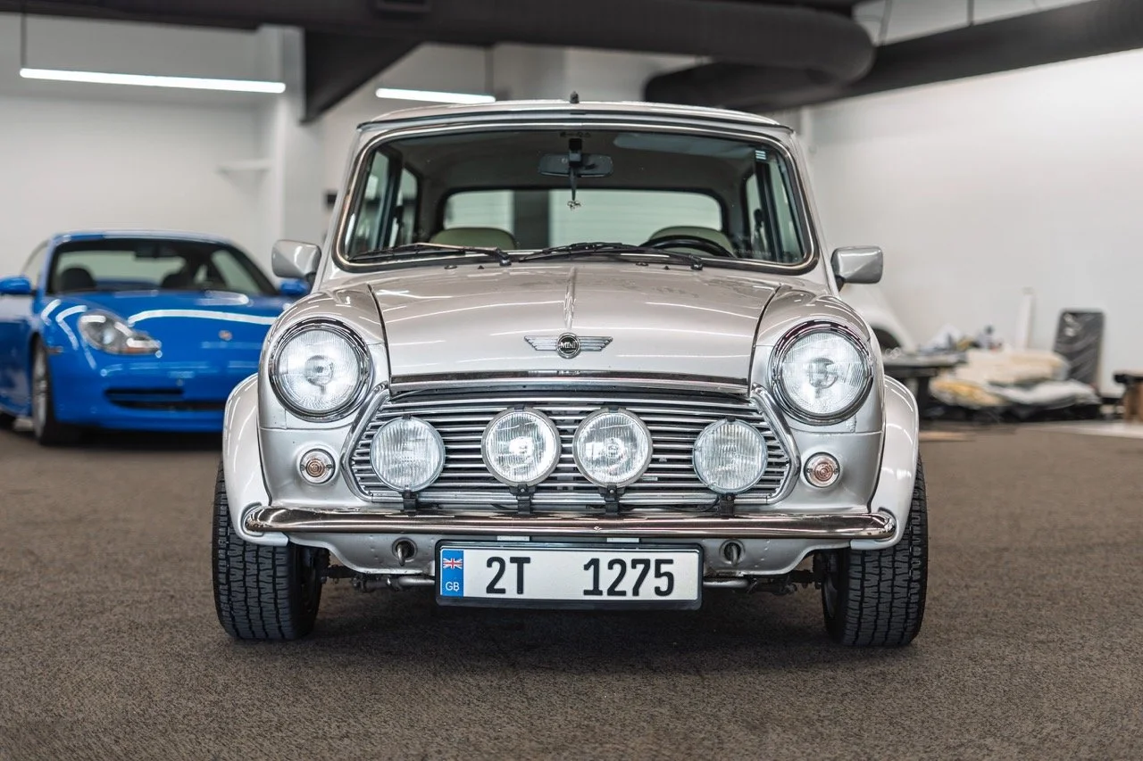 Limited_1973_Mini_Cooper02 Large.jpeg