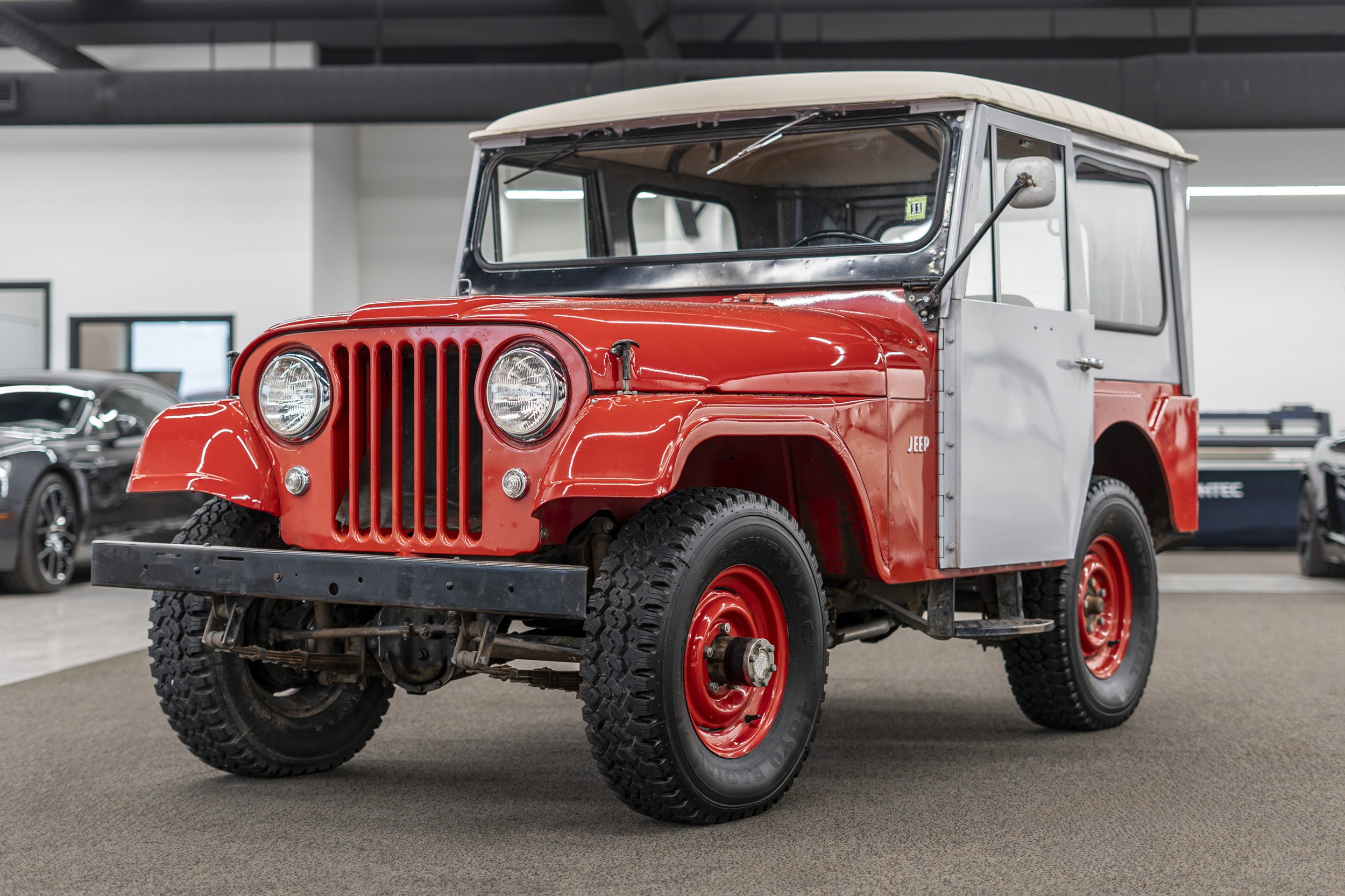 Vintage_Jeep_1.jpg