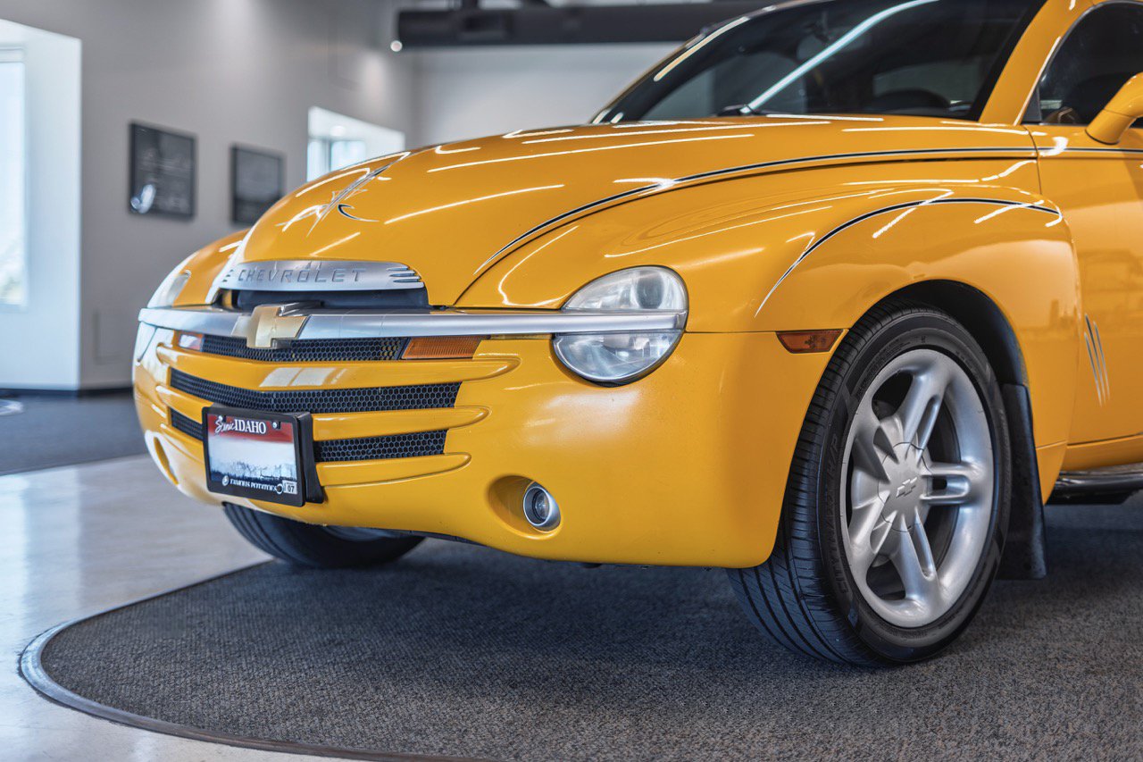 Chevy_SSR_Limited_09.jpeg