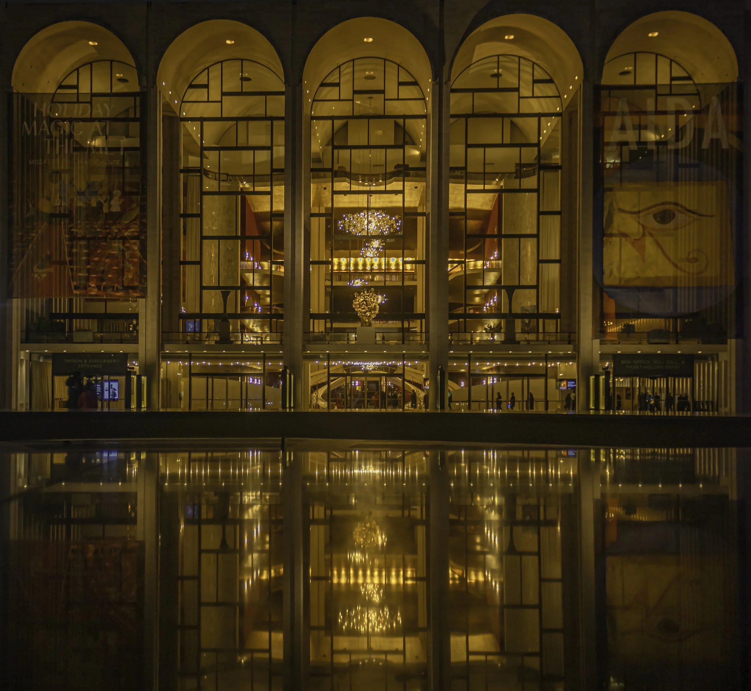 Modern grandeur reflected in the city's memory 