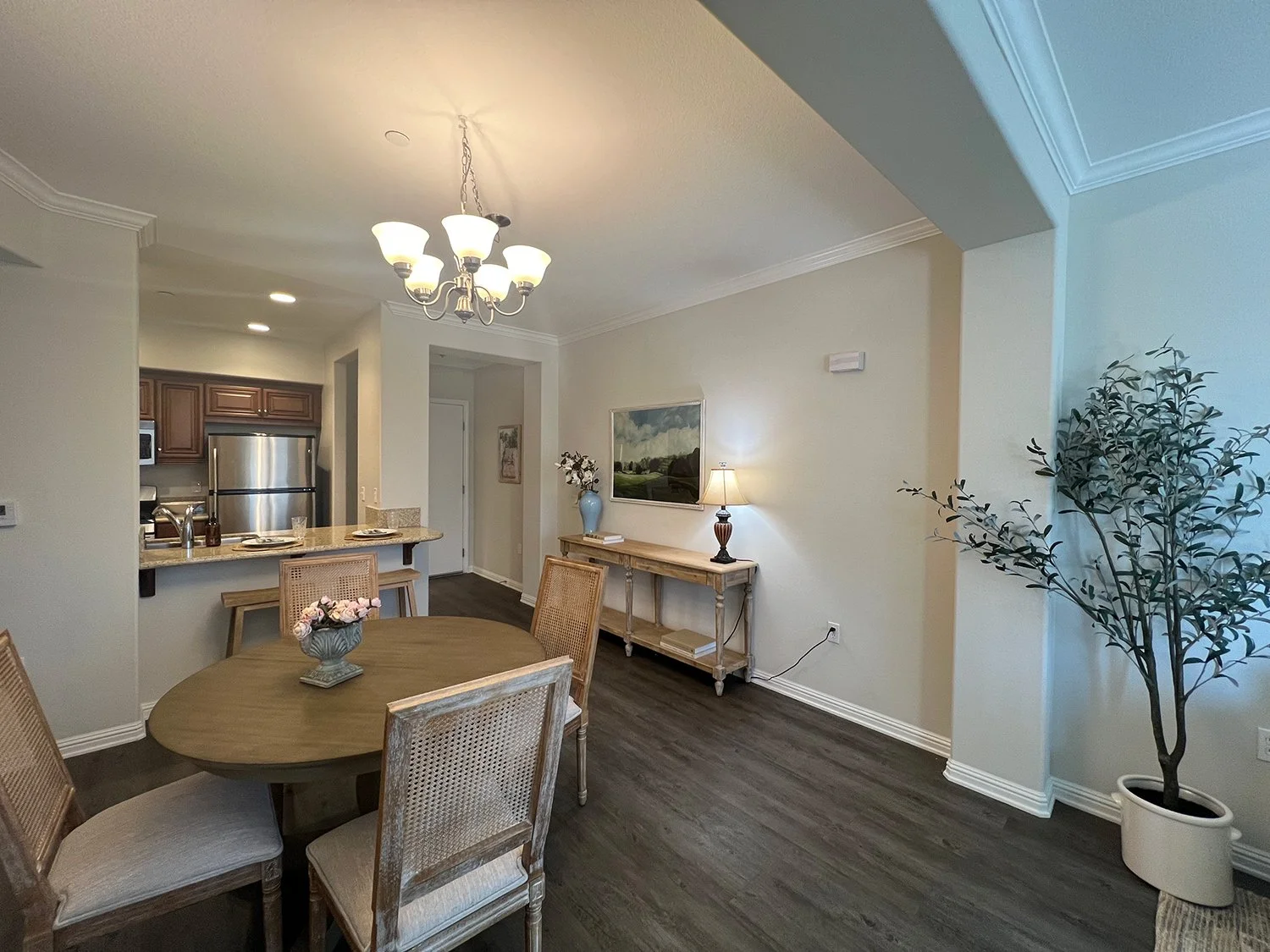 Raincross Dining Nook