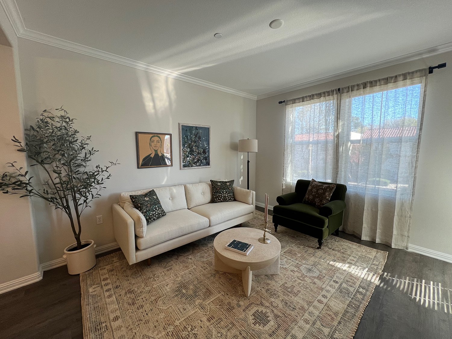 Raincross Promenade Living Area