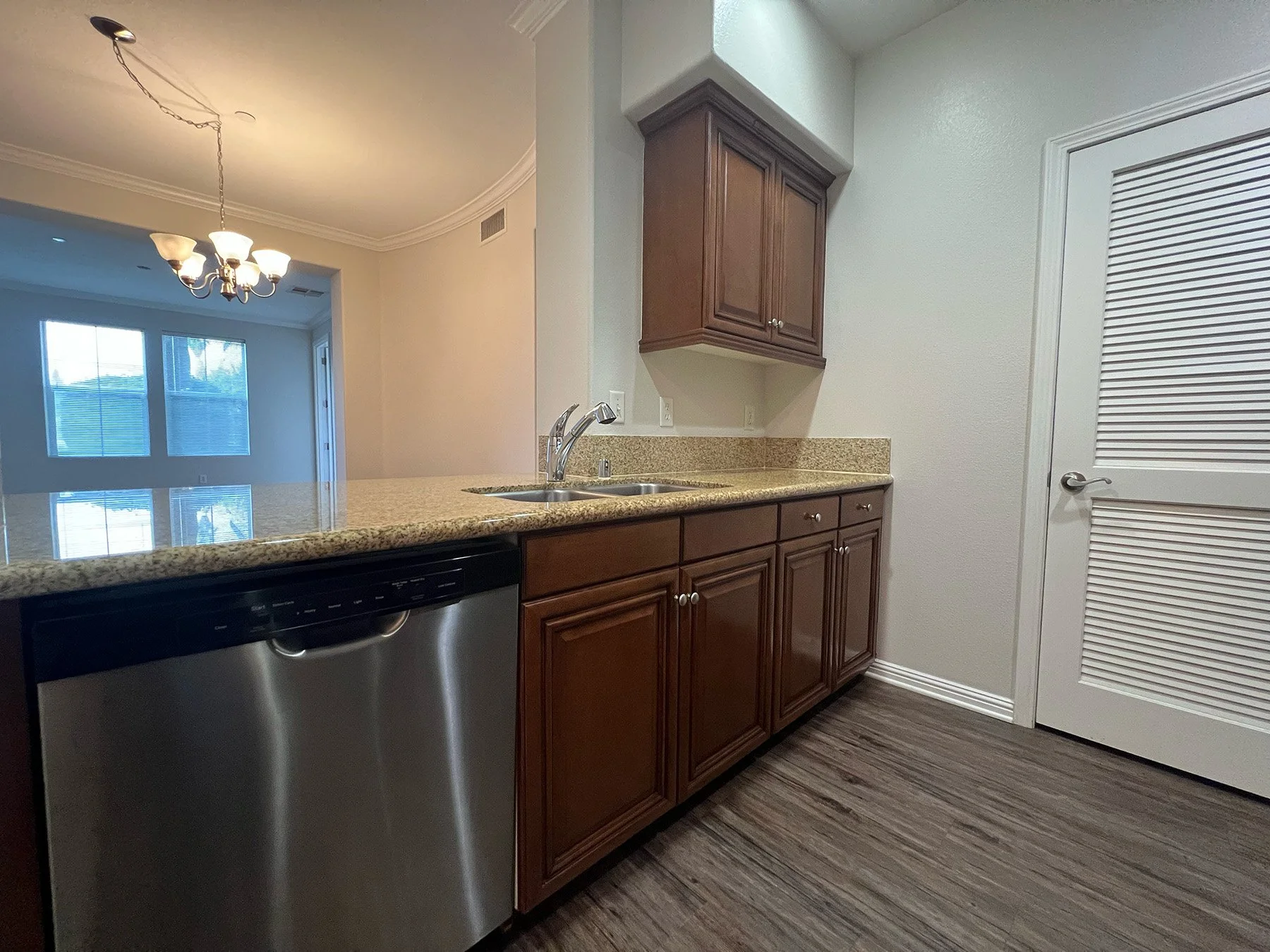 Kitchen / Dining Room in 1x1 Unit