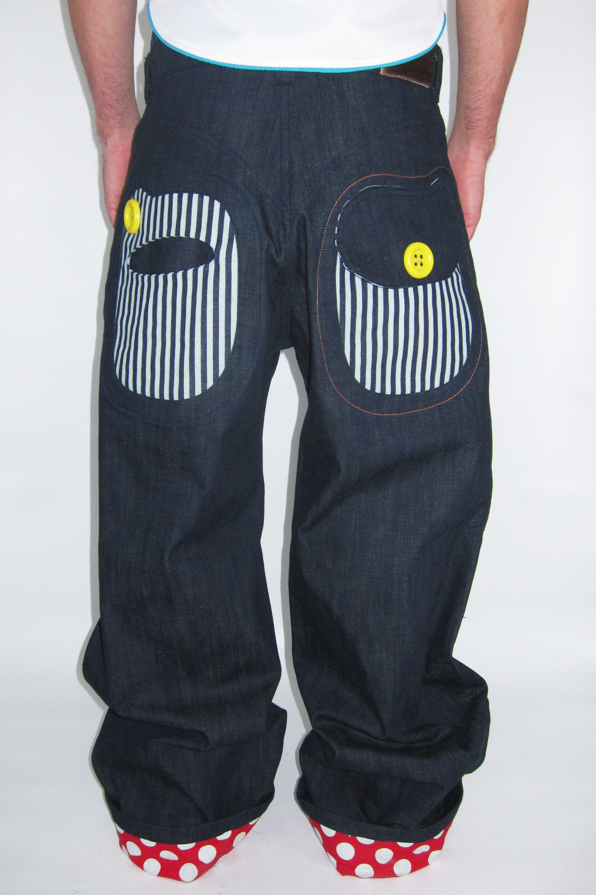 BUTTON+BACK+SHOT.png