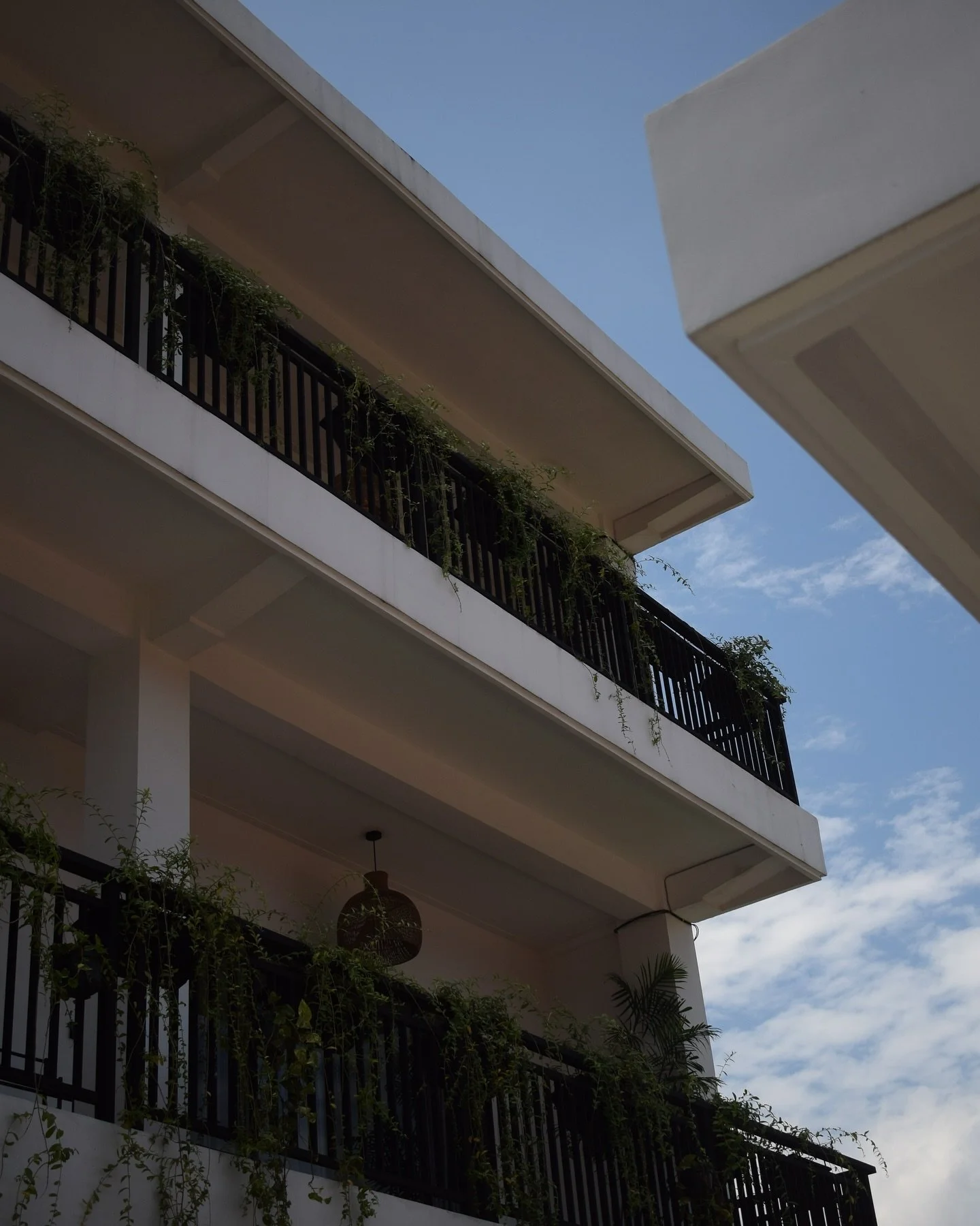 Newly built Umalas appartments, just 2 minutes from Canggu. 🤍

𝘾𝙝𝙞𝙣𝙜𝙞𝙖𝙘𝙠

.
.
.
.

#bali #baliaccomodation #balilife #balinciaga