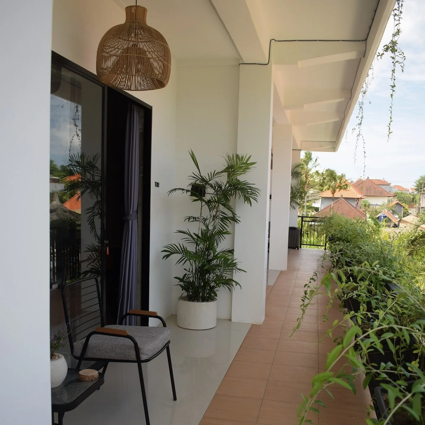 Newly built Umalas appartments, just 2 minutes from Canggu. 🤍

𝘾𝙝𝙞𝙣𝙜𝙞𝙖𝙘𝙠

.
.
.
.

#bali #baliaccomodation #balilife #balinciaga