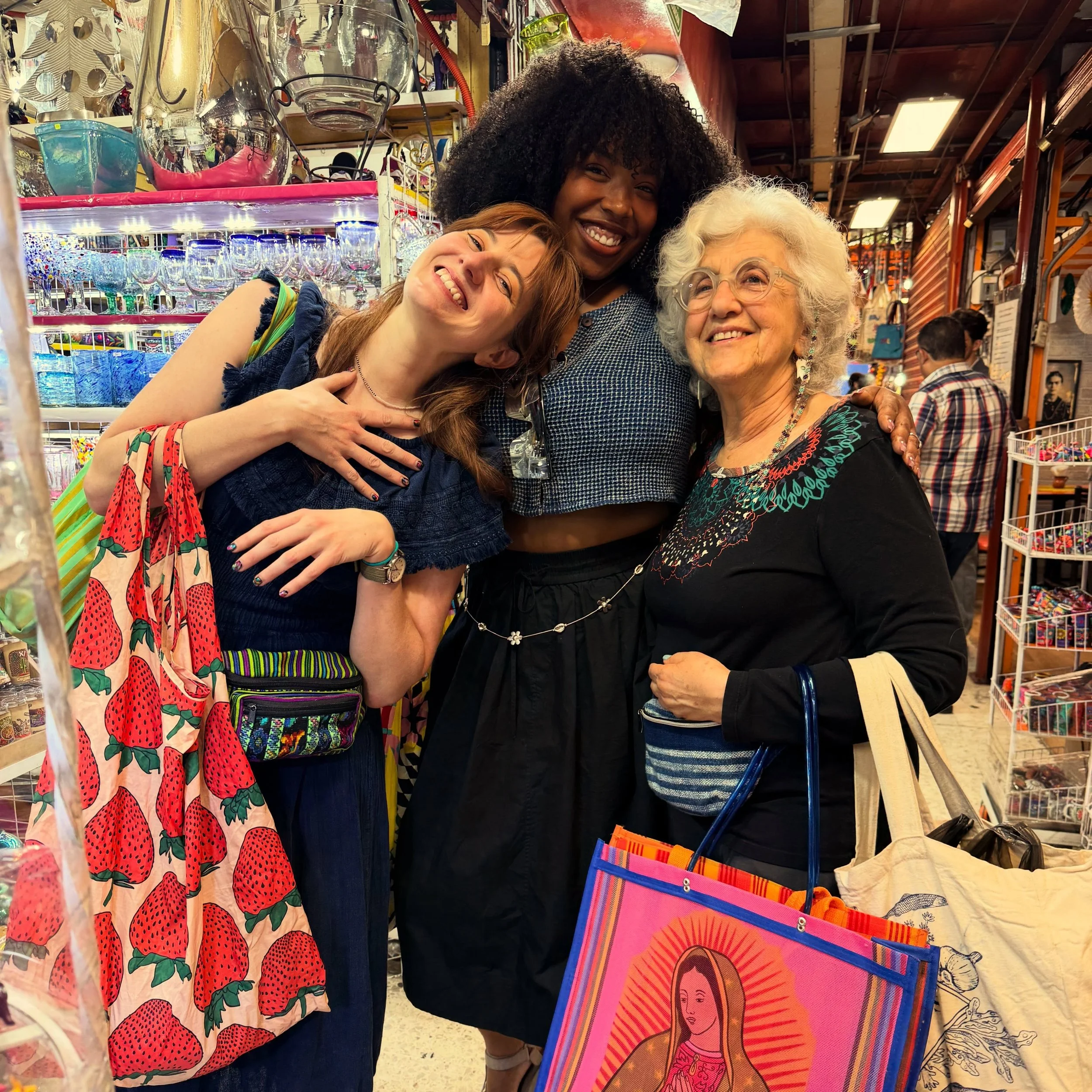 A few favorite moments from Julia&rsquo;s recent trip to Mexico ✨
Between meeting artists, exploring markets, finding beautiful handmade treasures, and soaking in all the color and creativity, there was no shortage of inspiration along the way! Swipe