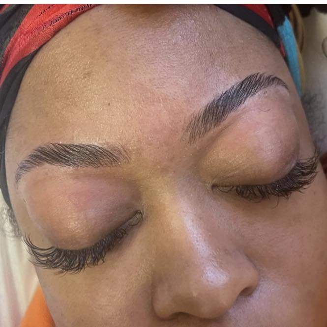 Brow lamination + hybrid eyelash extensions 

#skincare #skincareroutine #skincareproducts #skincarecommunity #glowingskin #facial	#antiaging #skincaretips #vegan #crueltyfree #sensitiveskin #hyperpigmentation #darkspots
#glassskin #littlerock #lashe