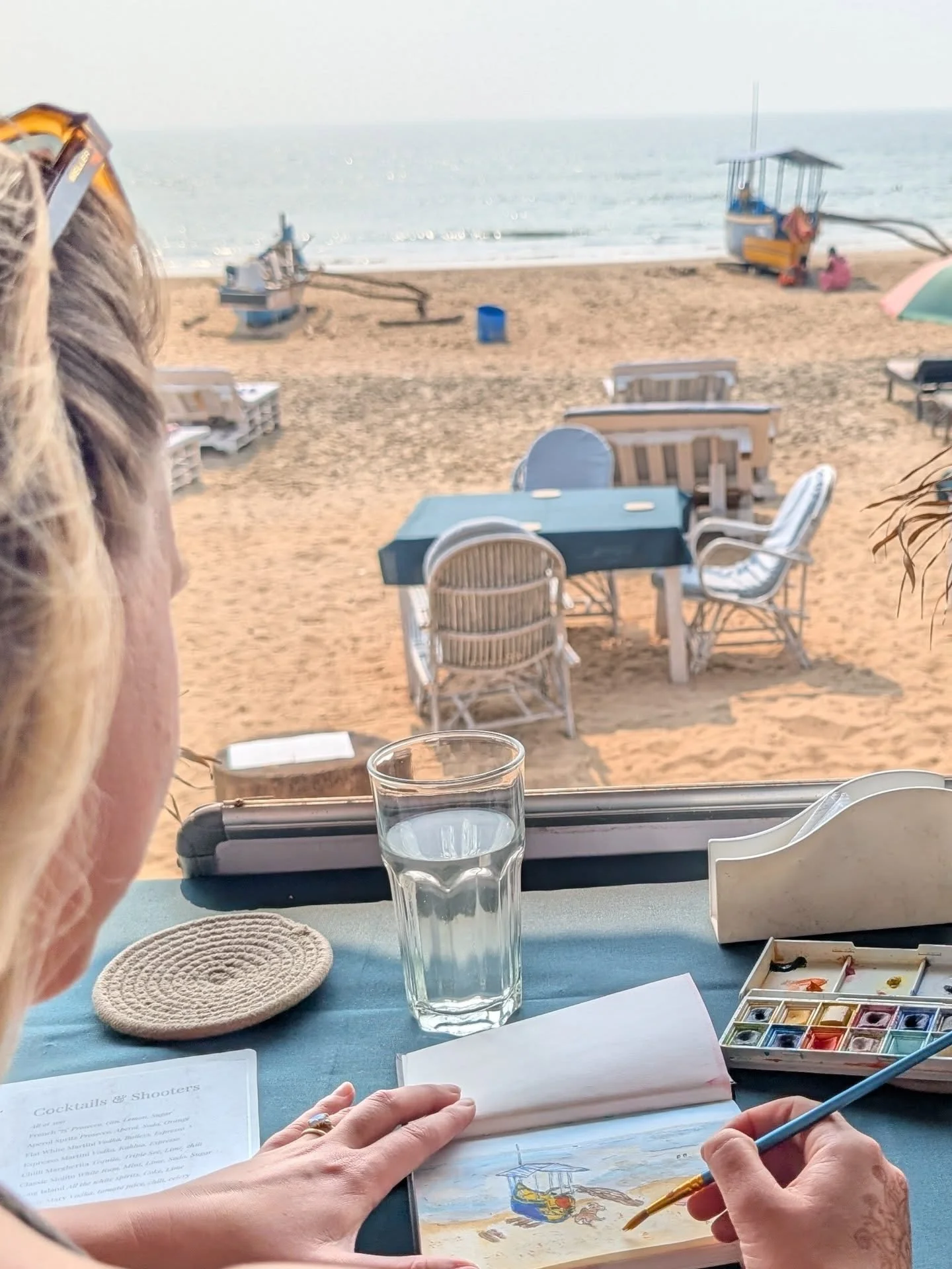 Day 6 of drawing everyday while I'm in India. 💛 Boats and cows ✨ 

Yesterday I didn't draw in the evening I got sucked into my phone and didn't go to sleep till midnight. Not ideal but we can't all be perfect. So today I will draw twice. I don't hav