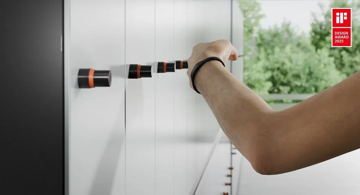 OTS 20 Batteryless: the human-powered locker lock