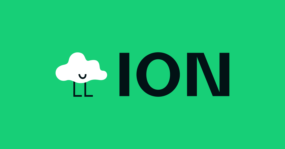 Dibujo de una nube sonriente con piernas, seguido del texto "ION" en letras negras sobre un fondo verde.