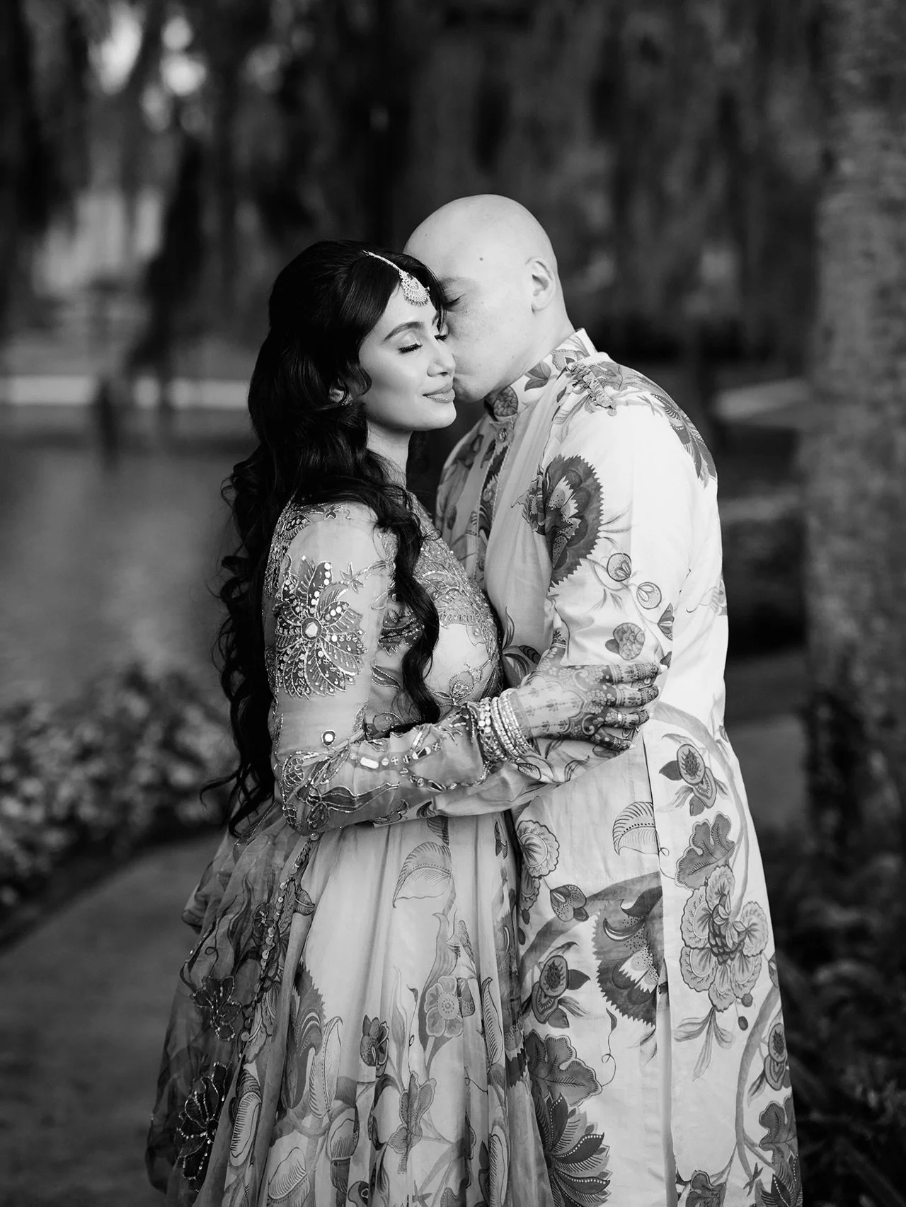 Nazia &amp; Derrick | Mehndi | December, 2025 

Planner: @orpellooccasions 
Venue: @hyattgrandcypressweddings 
DJ: @awaazentertainment 
Photo &amp; Video: @asaad.images @antoine_studio 
Decor: @dreamstorealityflorida 
Catering: @sizlercatering 
Makeu