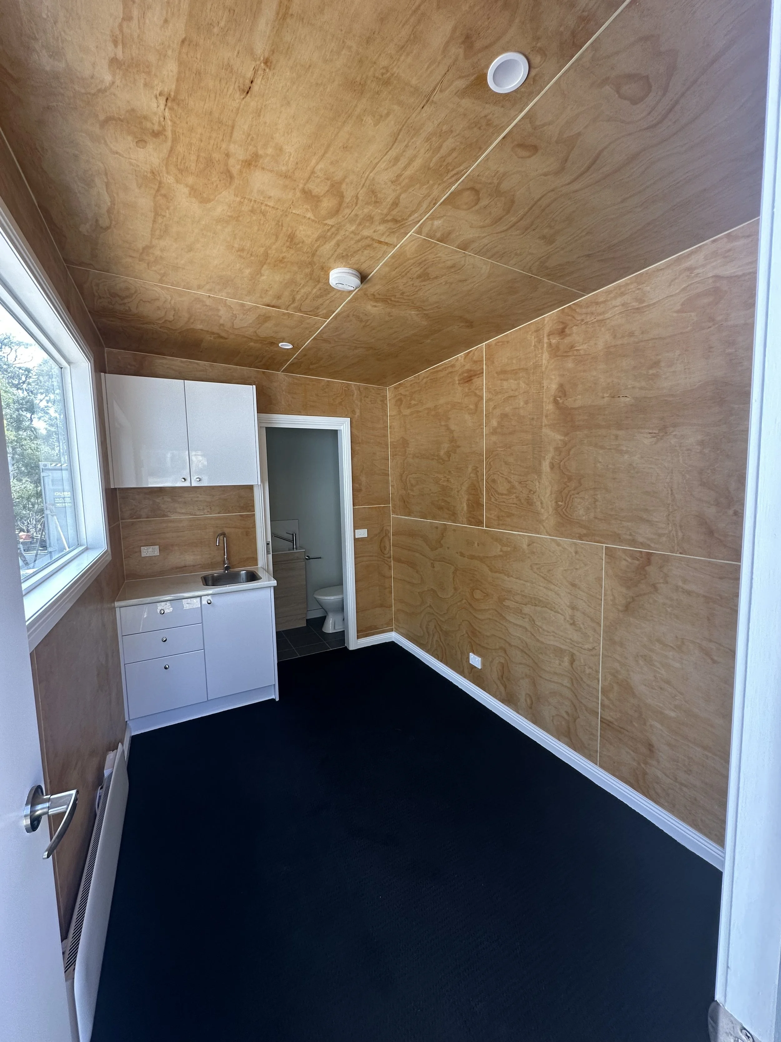 transportable-studio-tiny-home-willbuild-homes-tasmania-entry.jpg