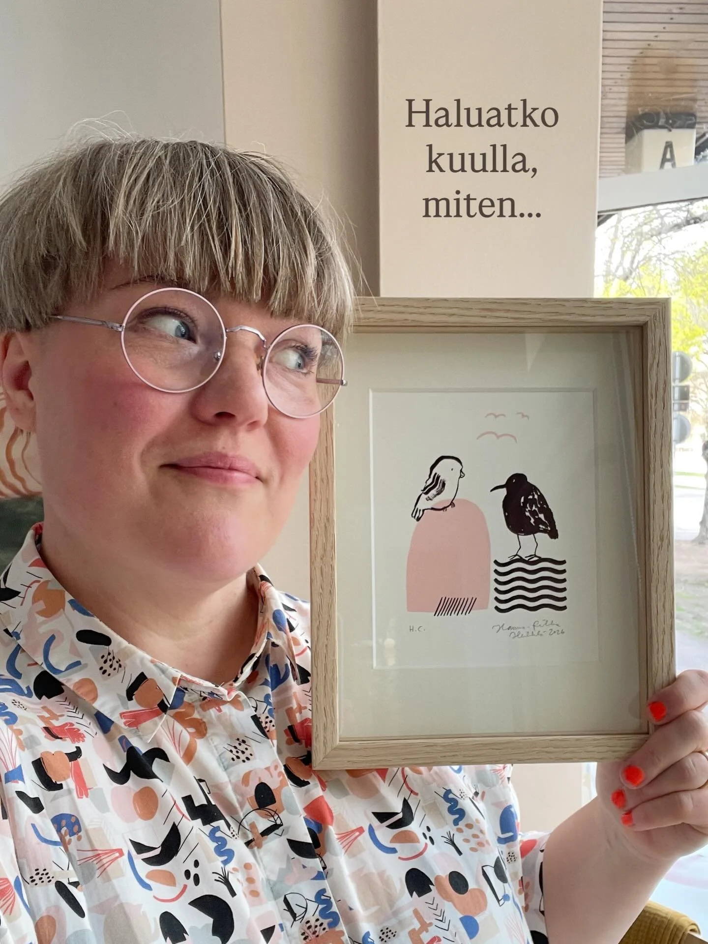 💌Haluatko kuulla, miten sain idean tehd&auml; Sirrivarpunen -teoksia? Postauksen lopussa on pieni lahja sulle💌 *

Vuonna 2024 Suomussalmen raakkukatastrofin j&auml;lkeen myin 150kpl Raakku-serigrafiateoksia ja saimme ker&auml;tty&auml; Luonnonperin