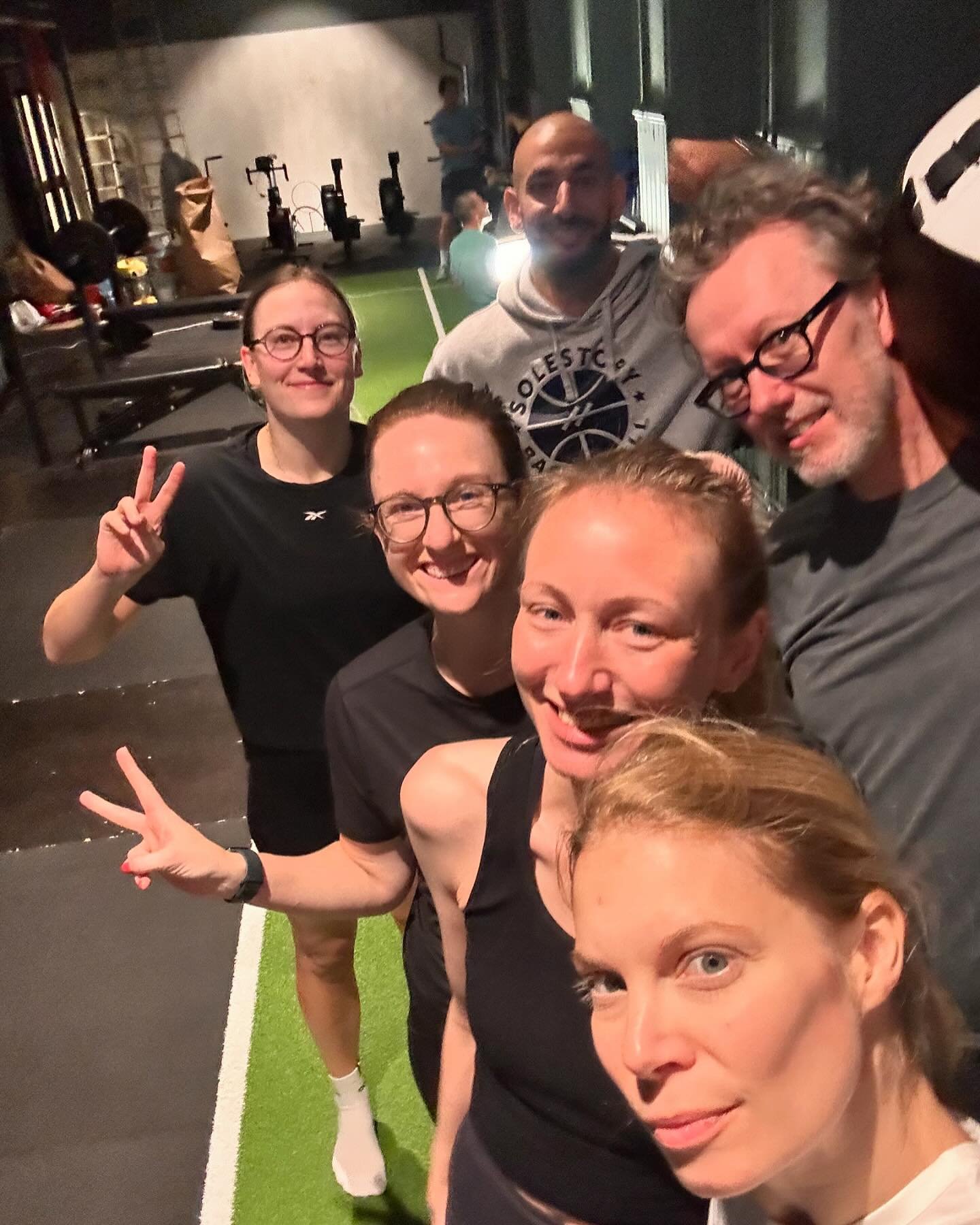 Call time 0700 hrs. Hello Friday. 👋💪🏋️&zwj;♀️@theperformanceclub_gbg