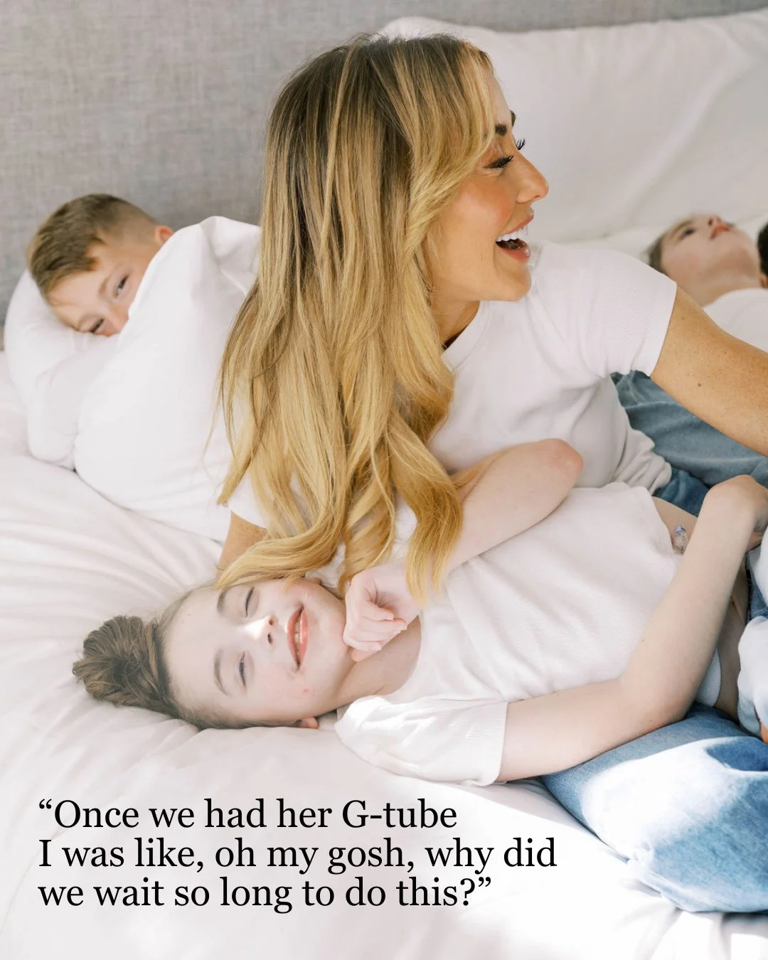 Brb, re-reading our ludicrously cute cover story with @shannonwillardson. Link in bio. ⁠
⁠
📸 @___saphotography