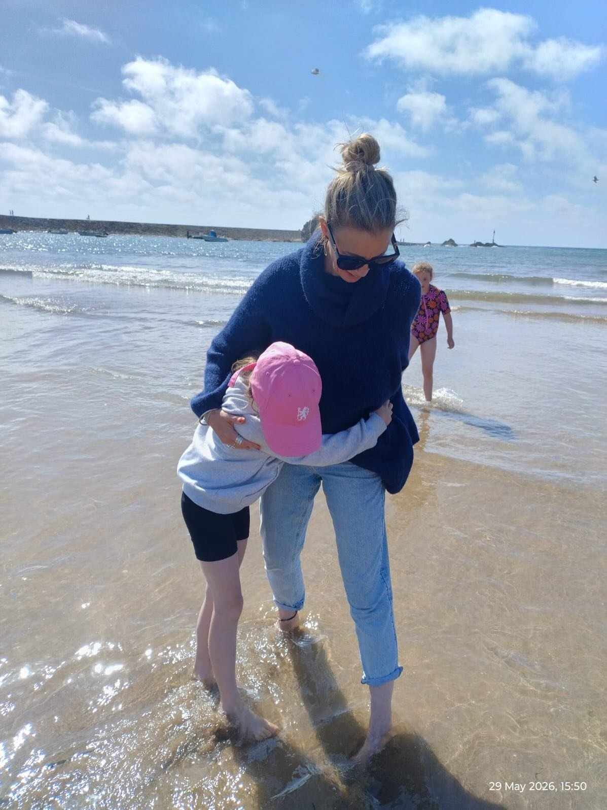 2026&hellip;. Week 22&hellip;. A return to normal routine and the rain!

&bull; Still daydreaming of last weeks holidays - feet in the sea and toes in the sand
&bull; Loving this book 💙
&bull; I wrote a blog for the first time in ages!
&bull; Saturd