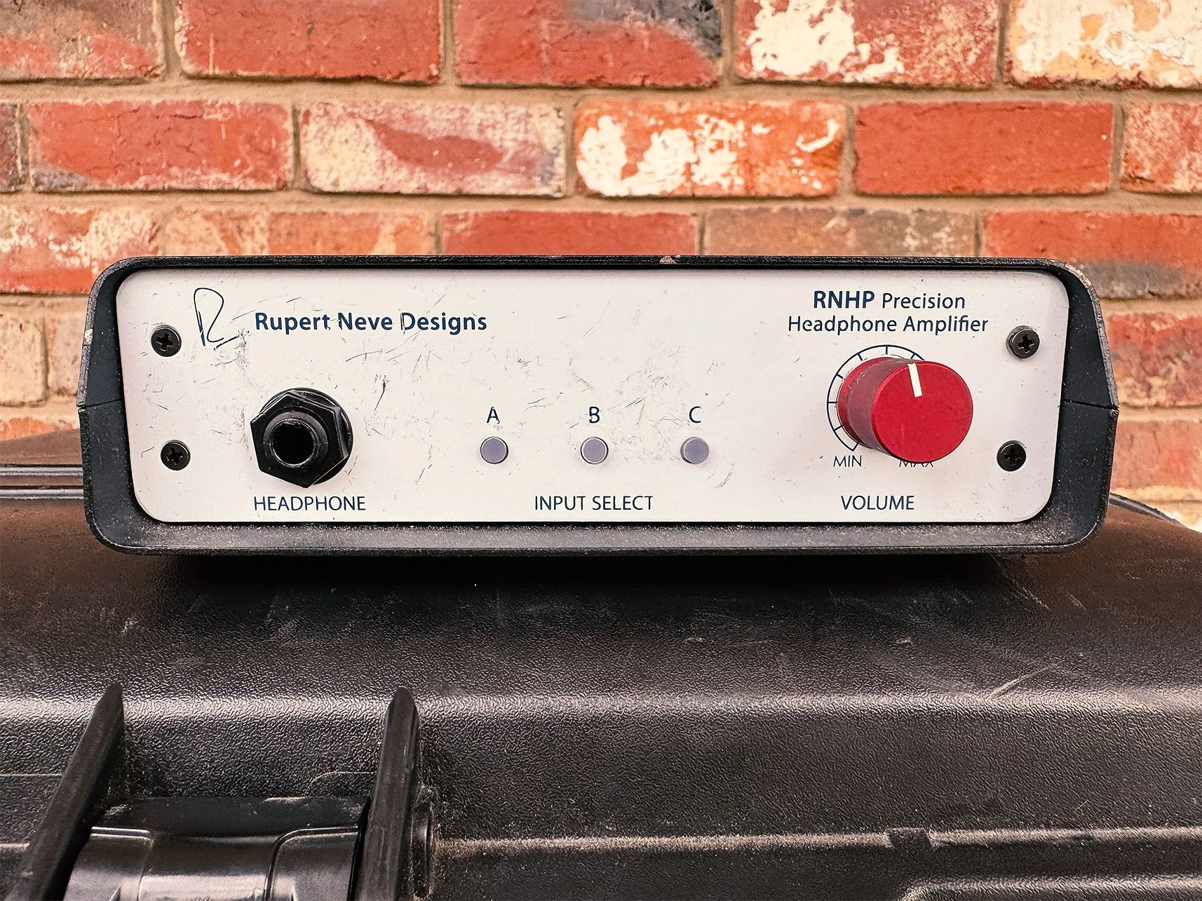 NEVE FRONT.jpg