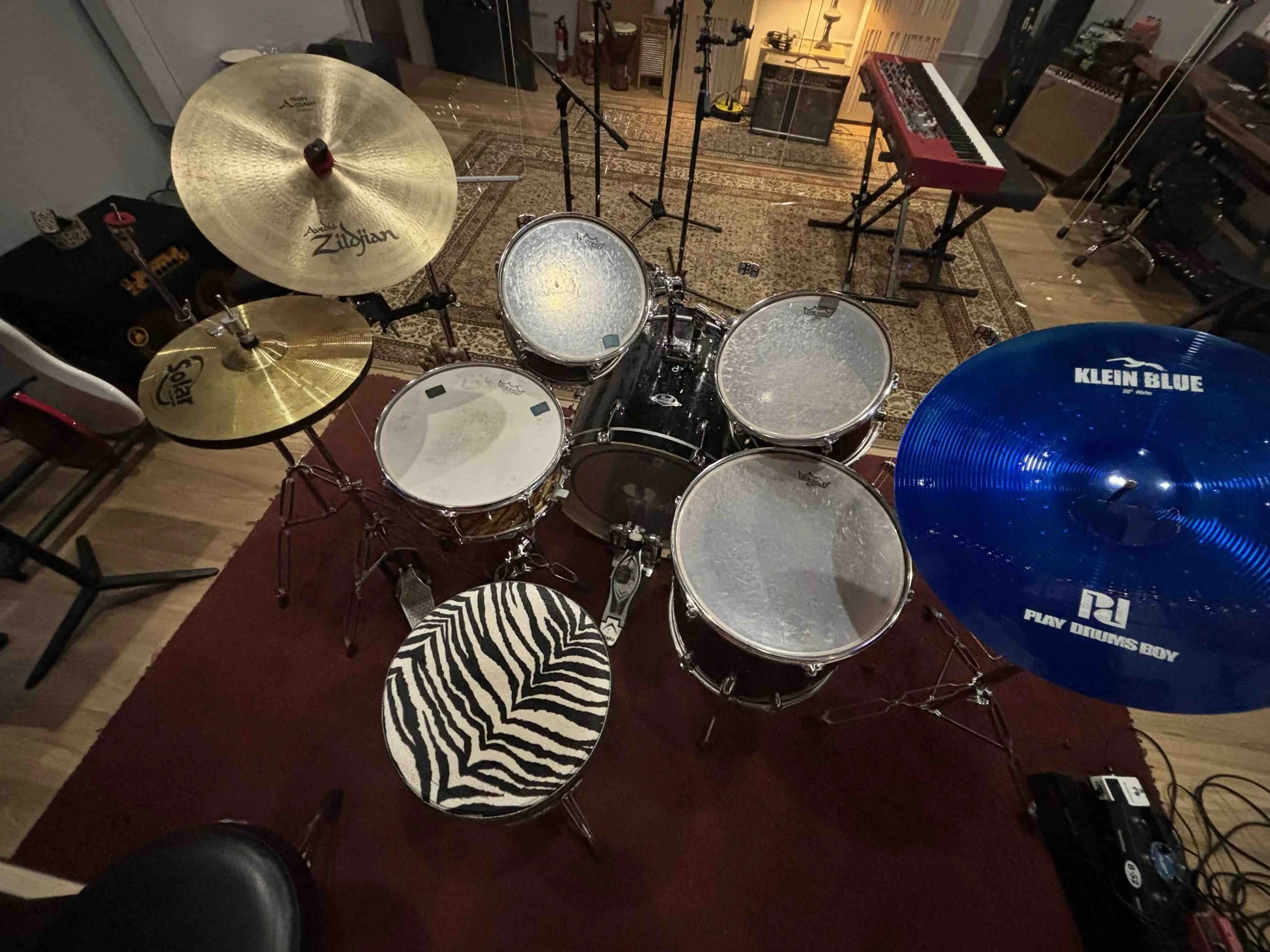Variety of thrones, snares and cymbals available