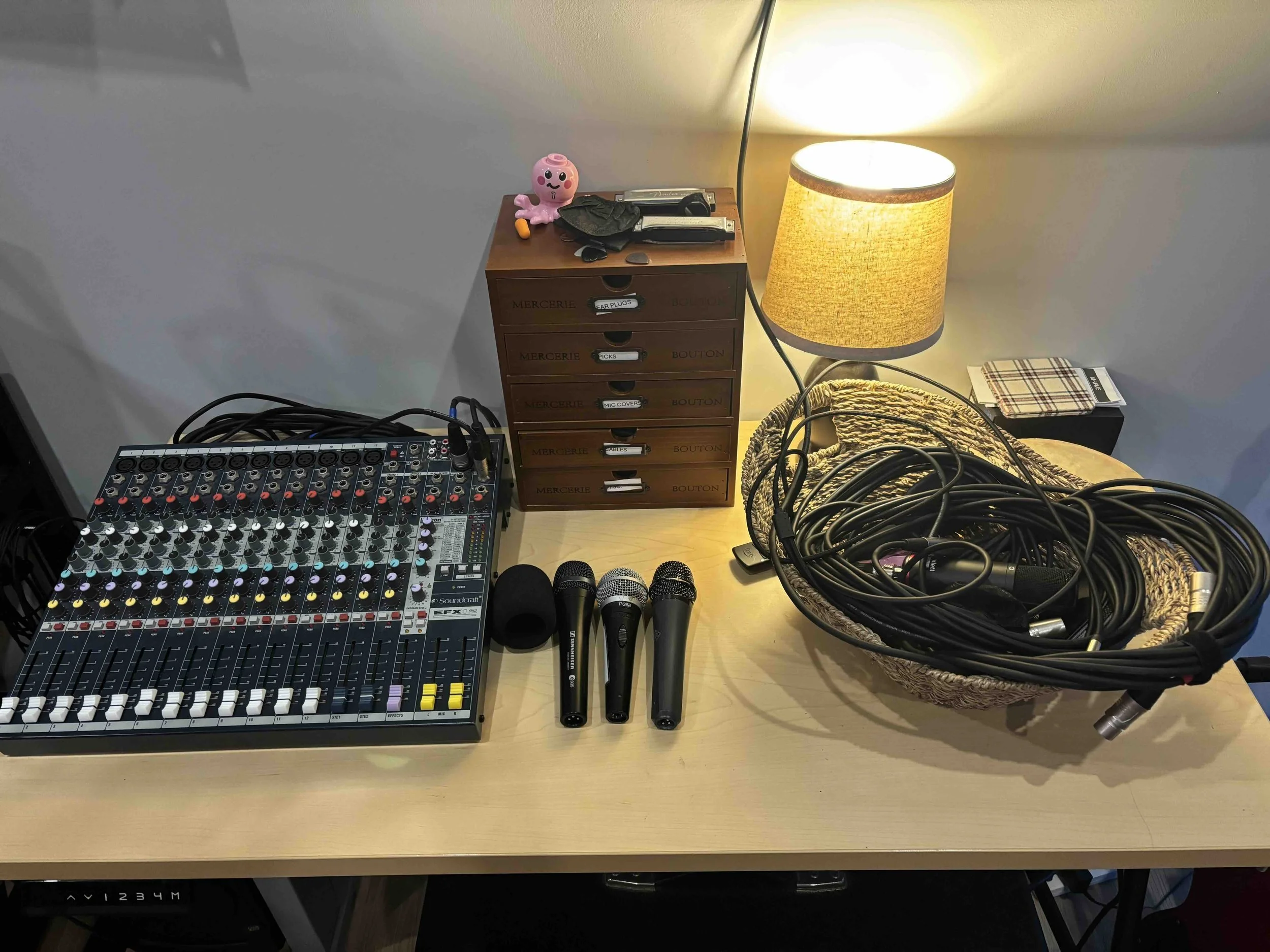 12-channel mixer and lots of accesories