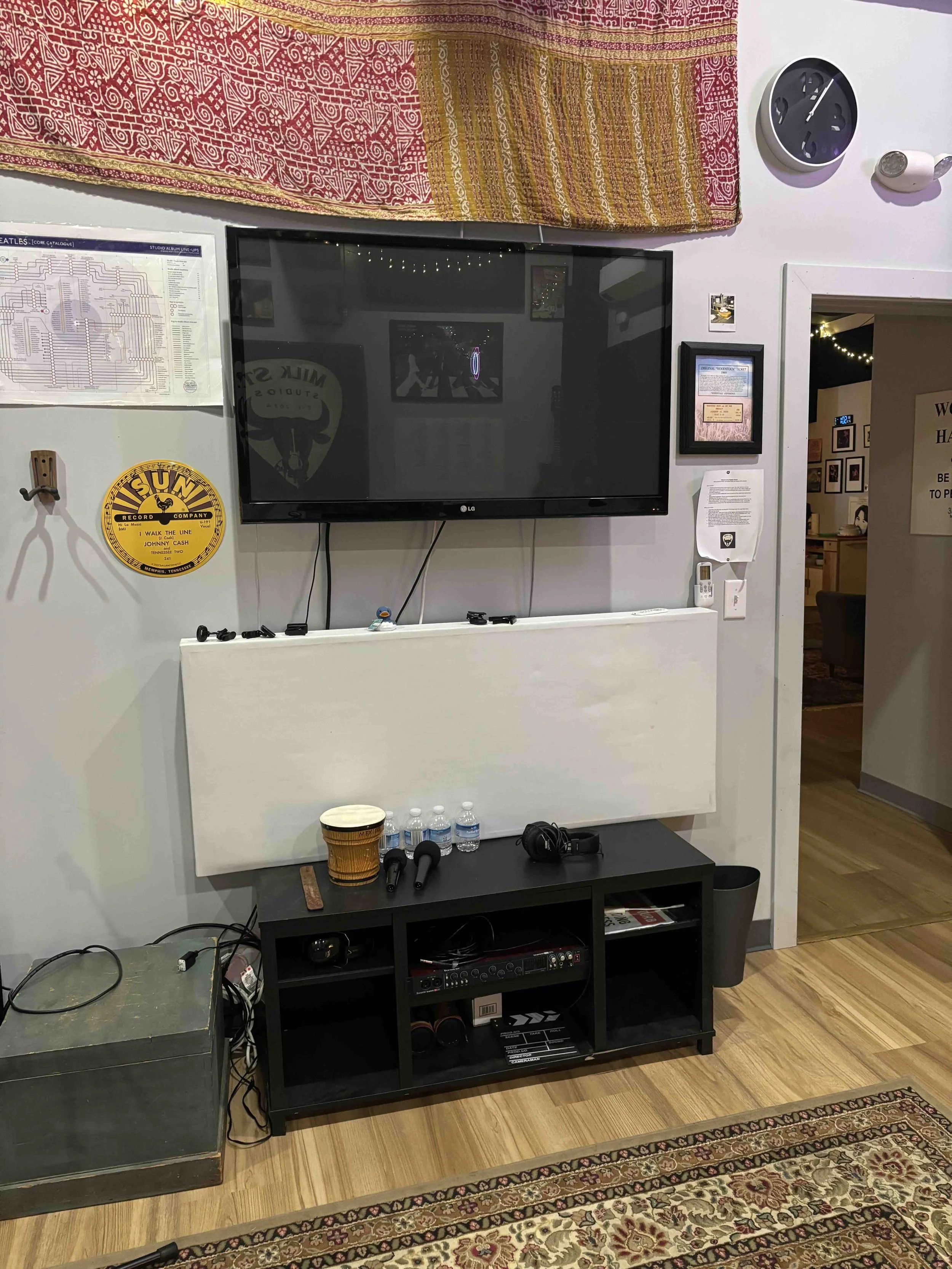 Watch TV or plug in as a monitor to pull up tabs, lyrics, etc.