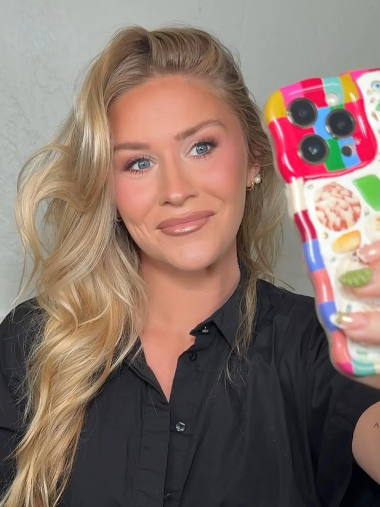 S H A W N A 🌸

When I think Victoria&rsquo;s Secret pinky girlie glam - this is IT!

This is absolutely one of my signature bridal looks for a reason. If you want to play into the feminine, princess bride vibes. Request the below &amp; save for insp