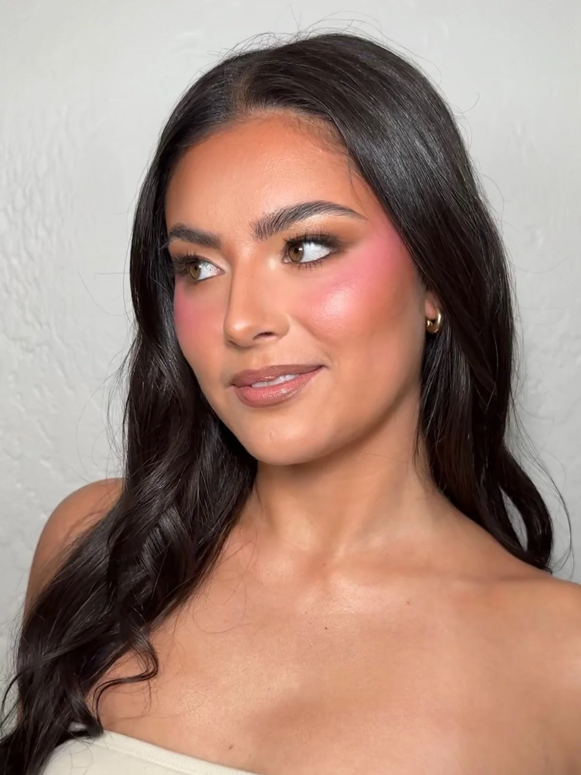 Happiest birthday to one of my favorite muses ✨💕🫶🏻

Sorry not sorry will be posting this look until the end of time 😮&zwj;💨😮&zwj;💨😮&zwj;💨🔥🔥🔥

Save for inspo. Book me to have it done 🤪💕

Details for the look it
Skin prep -
@medicube_glob