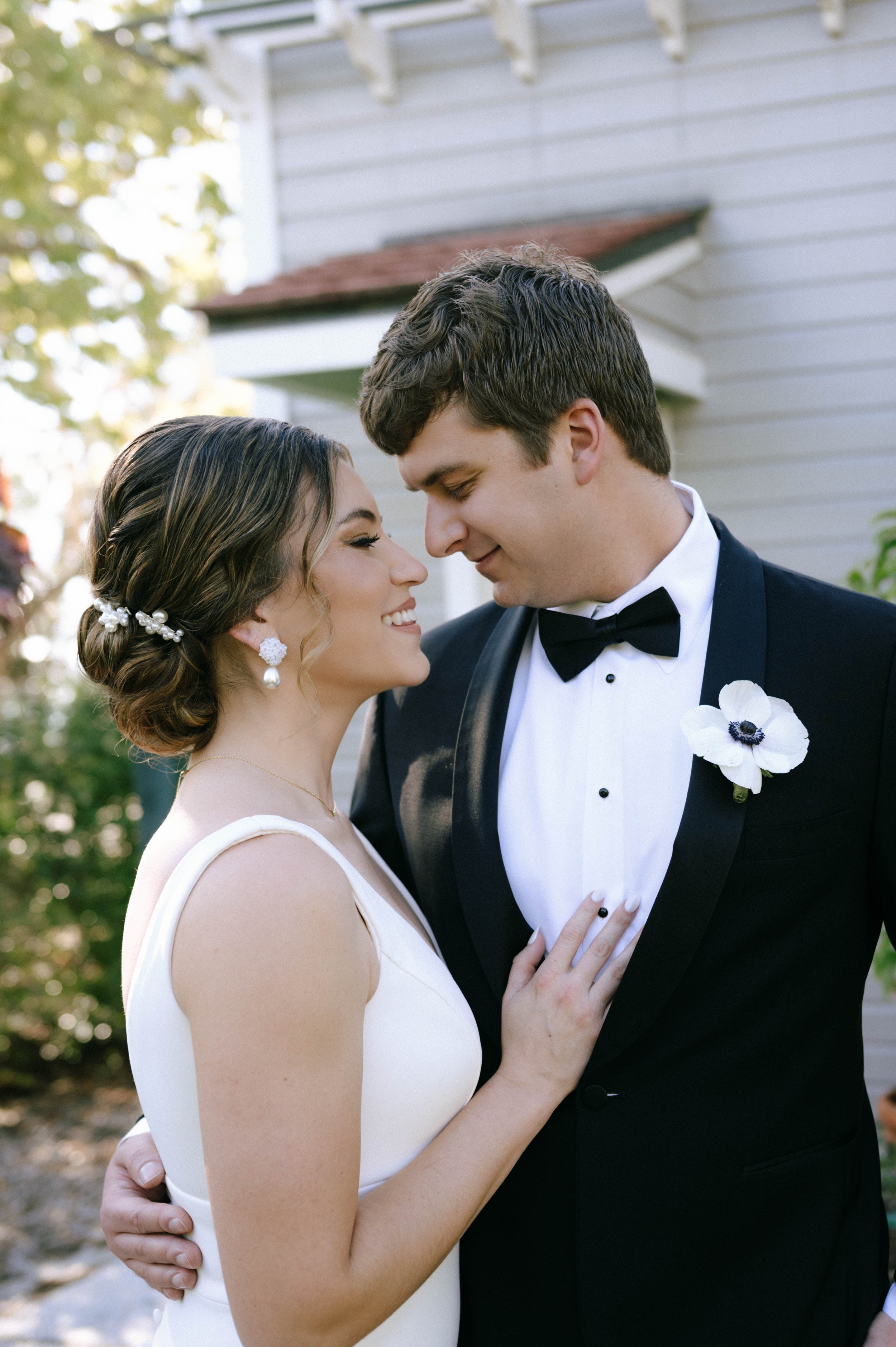 Glam by AM, St. Petersburg Florida, makeup artist, bridal makeup, special events, personalized makeup, on-site services, long-lasting makeup, skin-friendly products, beauty education, makeup consultation, touch-up kits