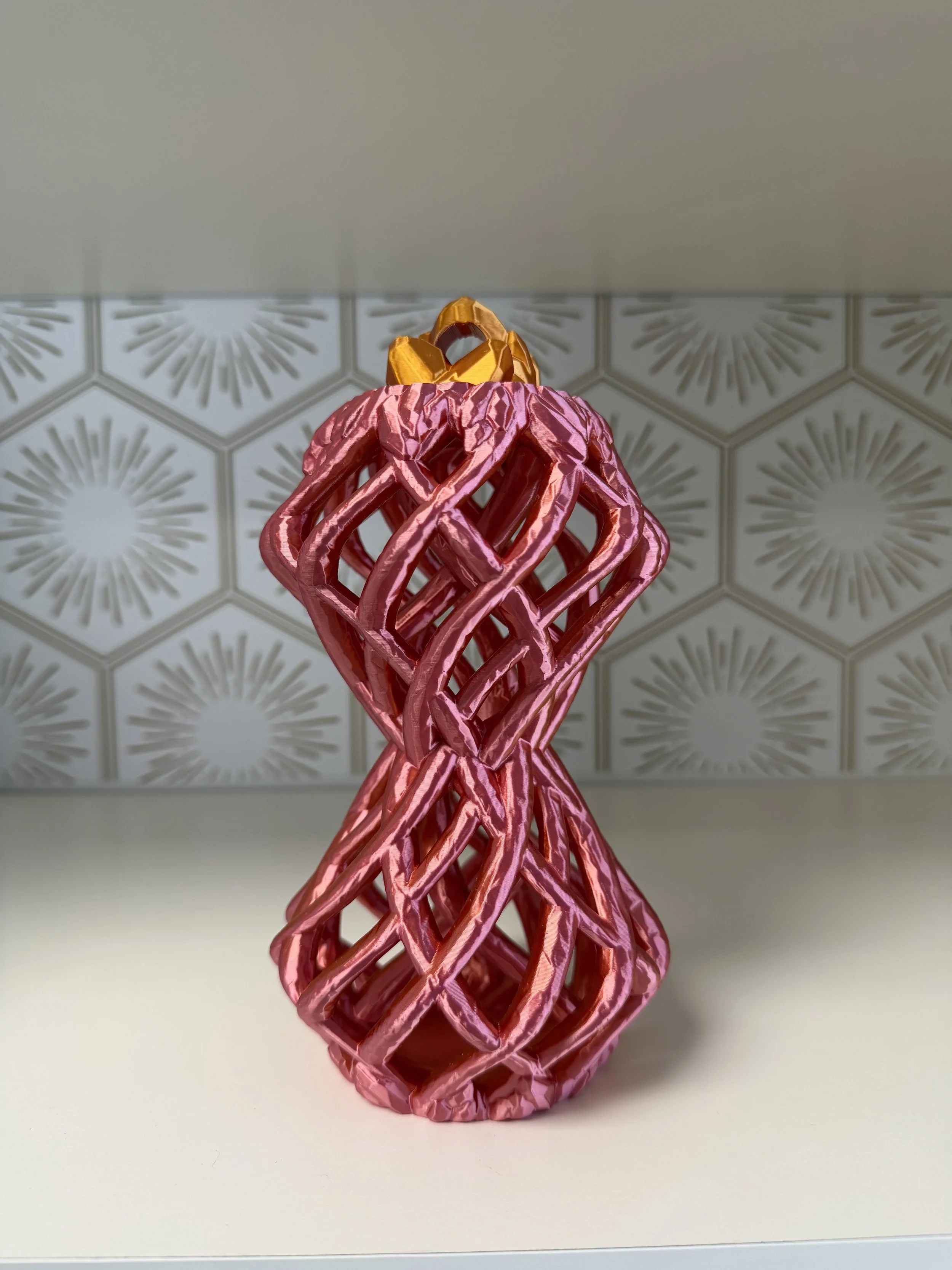 Dice Holder with Locking Cap