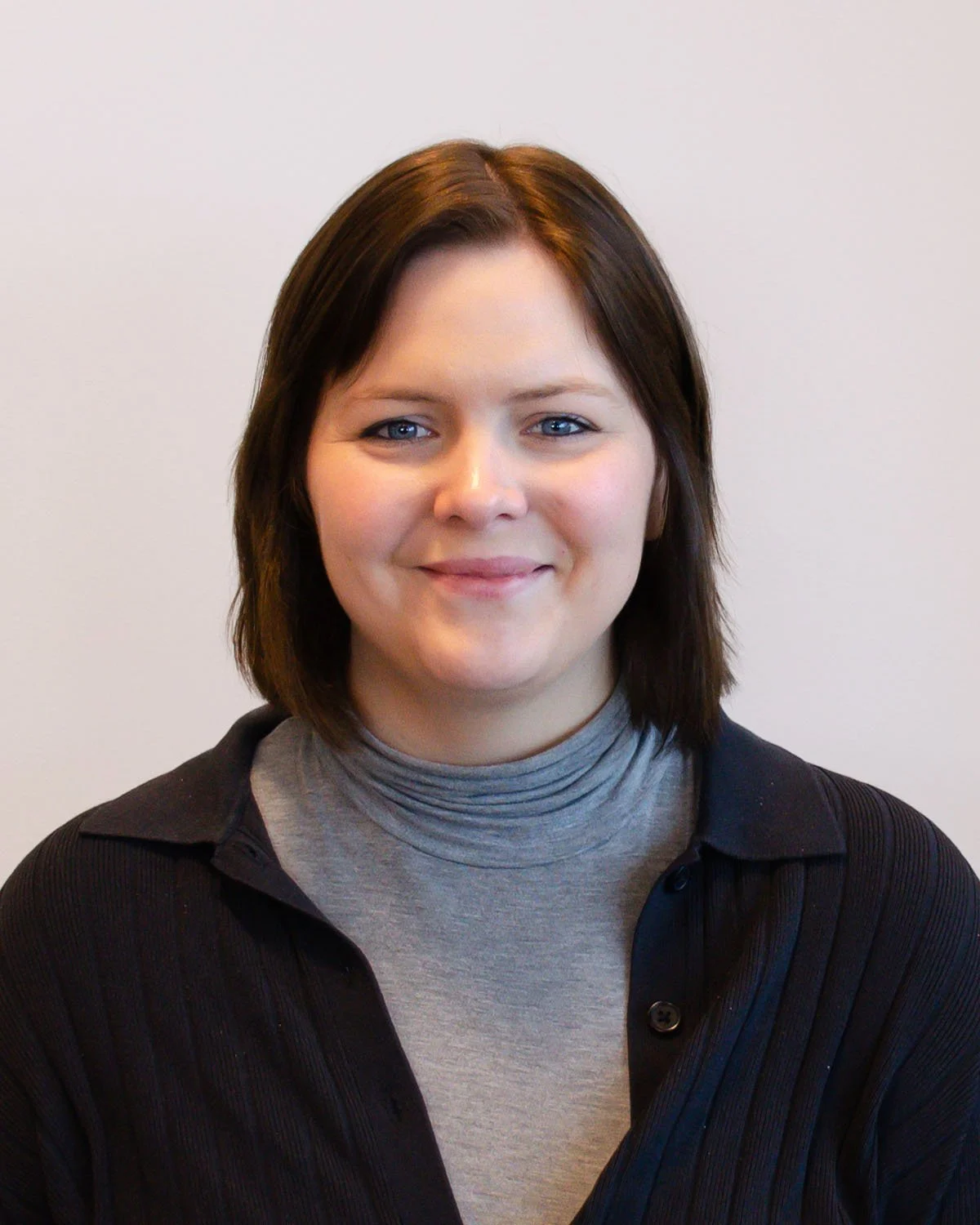 Portrett av en kvinne med mørkt hår