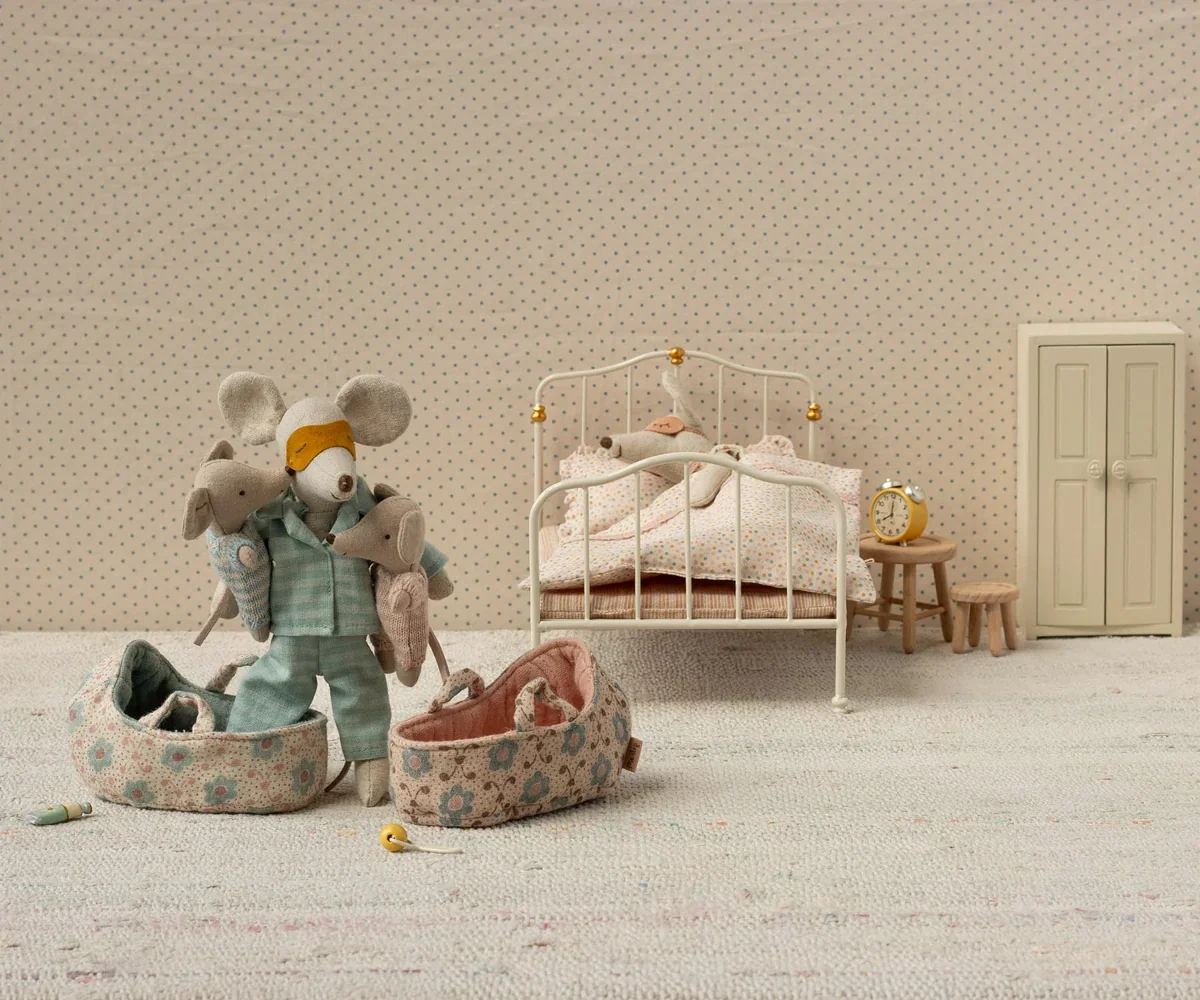 babymaus_in-tragetasche_maileg_poimiastore_1.jpg.webp