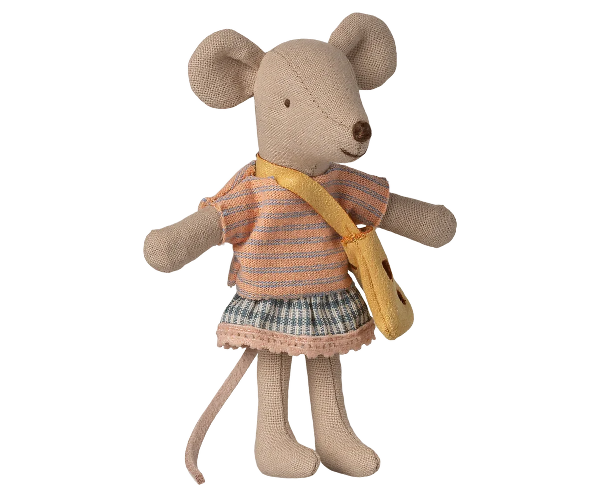 Kleine_Schwester_Maus_mit_Tasche_Poimiastore.png.webp
