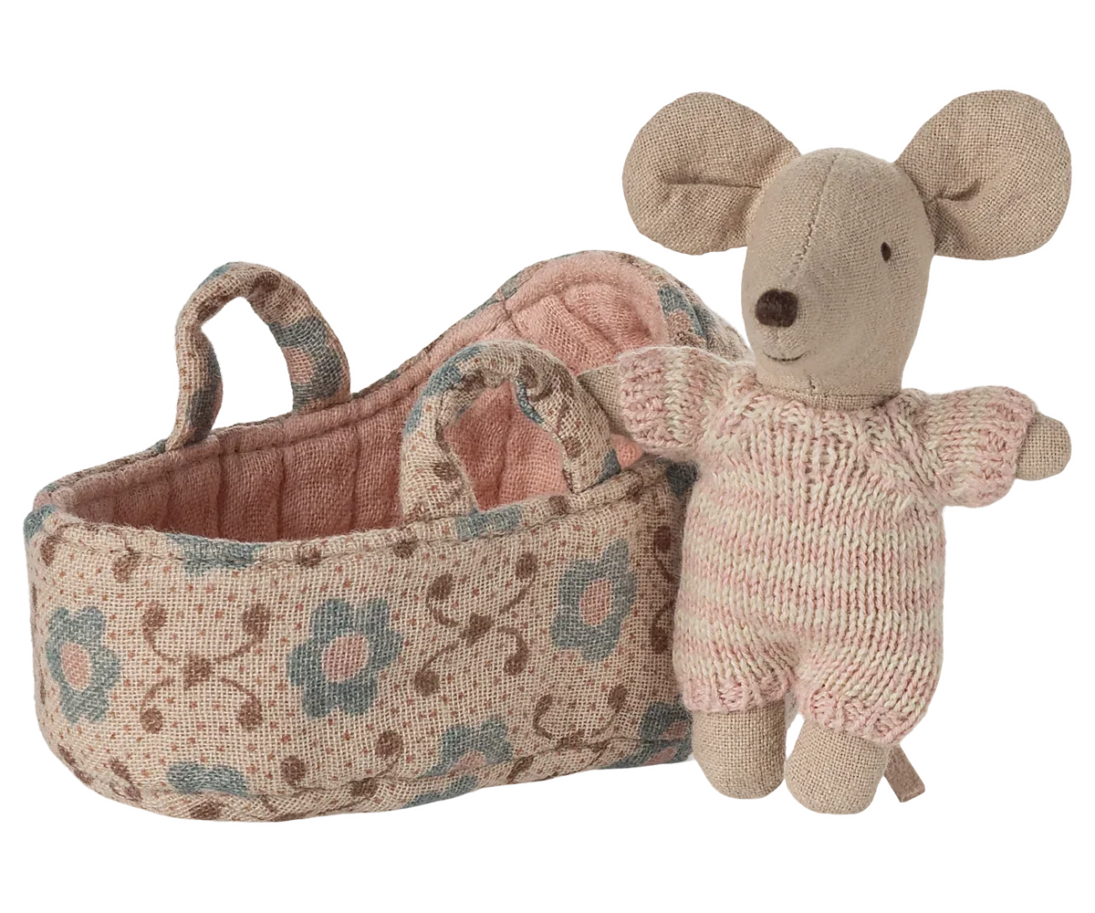 babymaus_in_tragetasche_maileg_poimiastore.png.webp