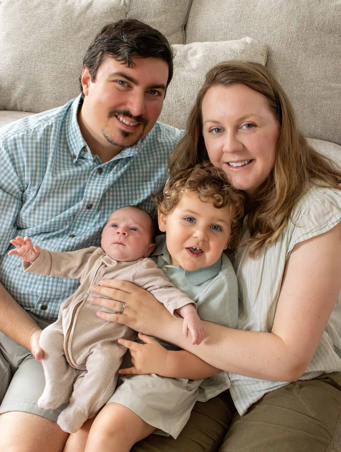 Can you tell who is new here?? 😍