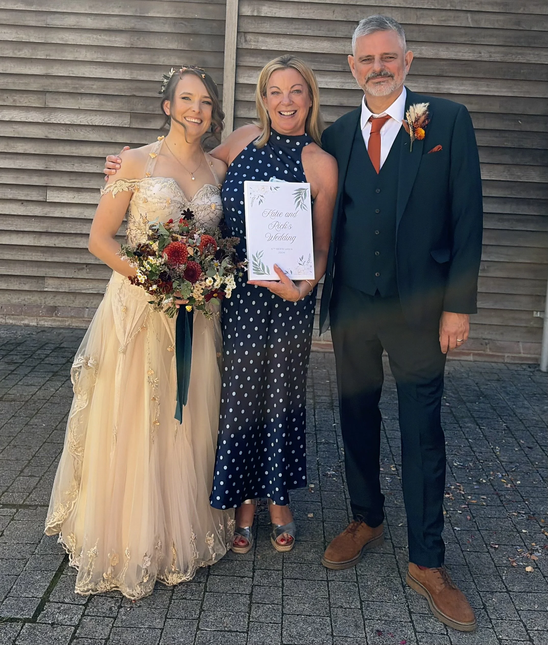 happy-couple-wedding-vibes.jpeg