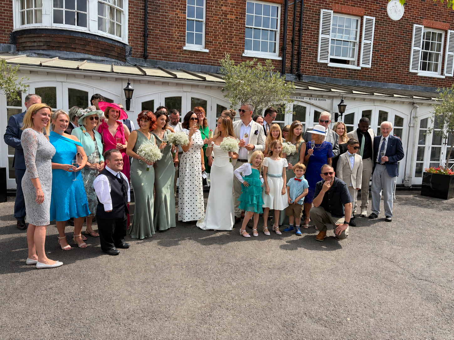 wedding-party-photo-shoot.PNG