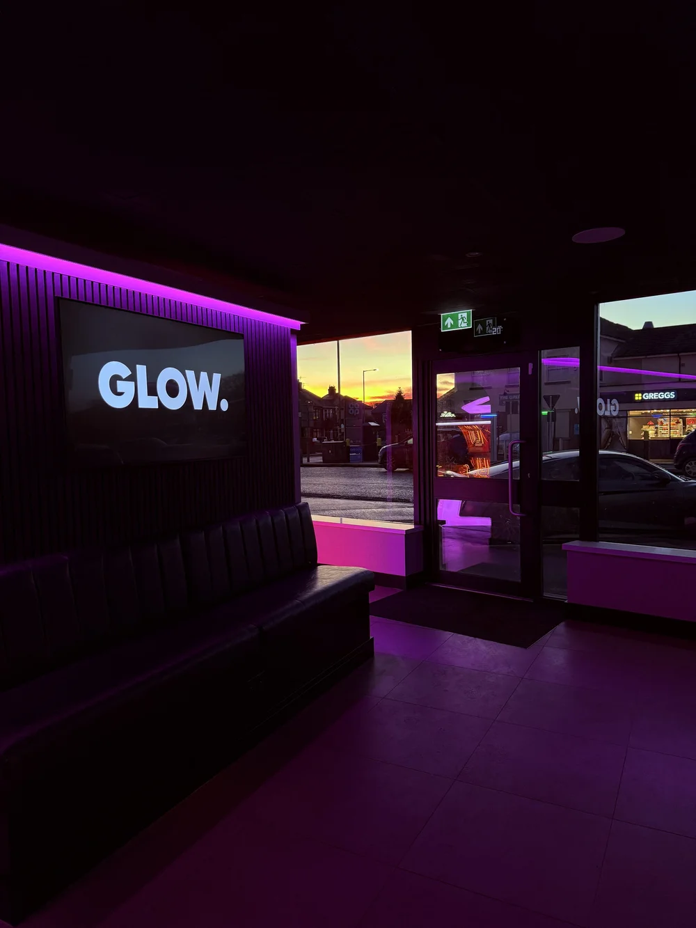 GLOW. drinks bar