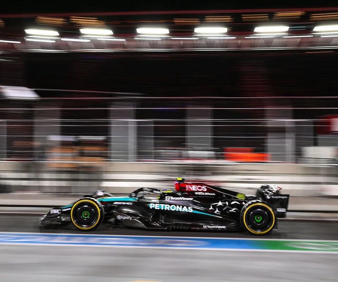 Lewis Hamilton dominates Las Vegas