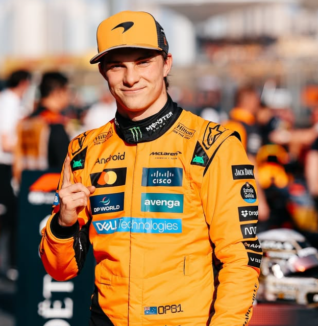Piastri takes pole in Shanghai: his first F1 pole