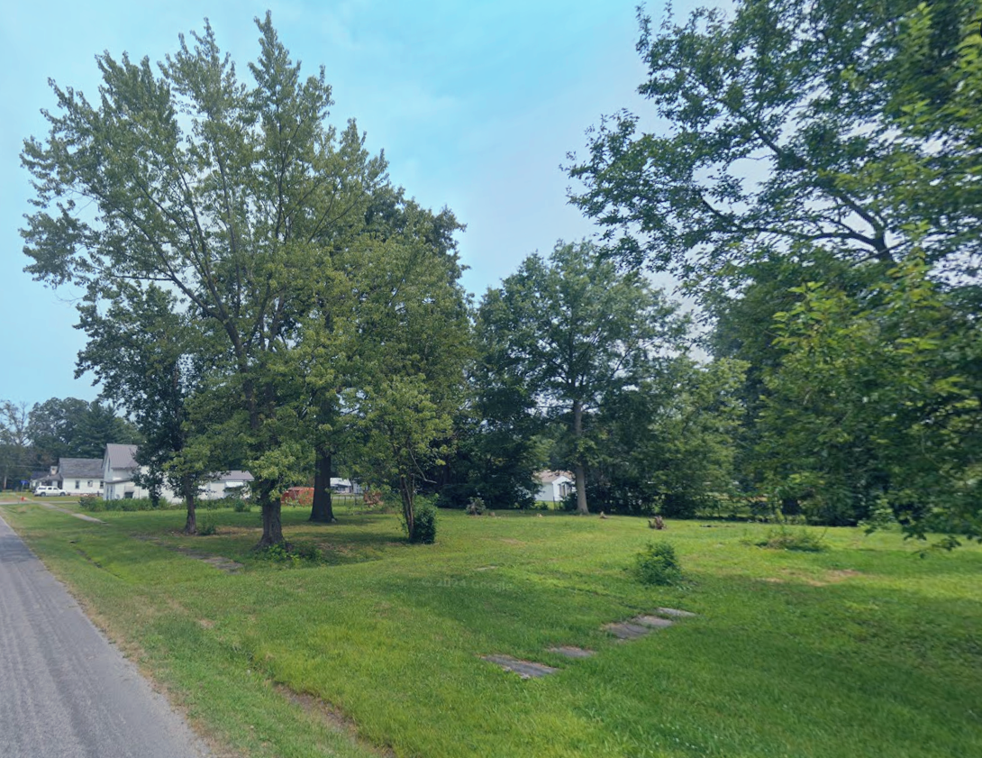 209 W Maple St Flora IL pic 9.png