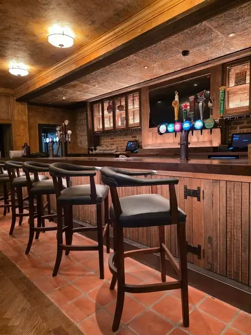 hickorys-cannock-refurbishment-interior.webp