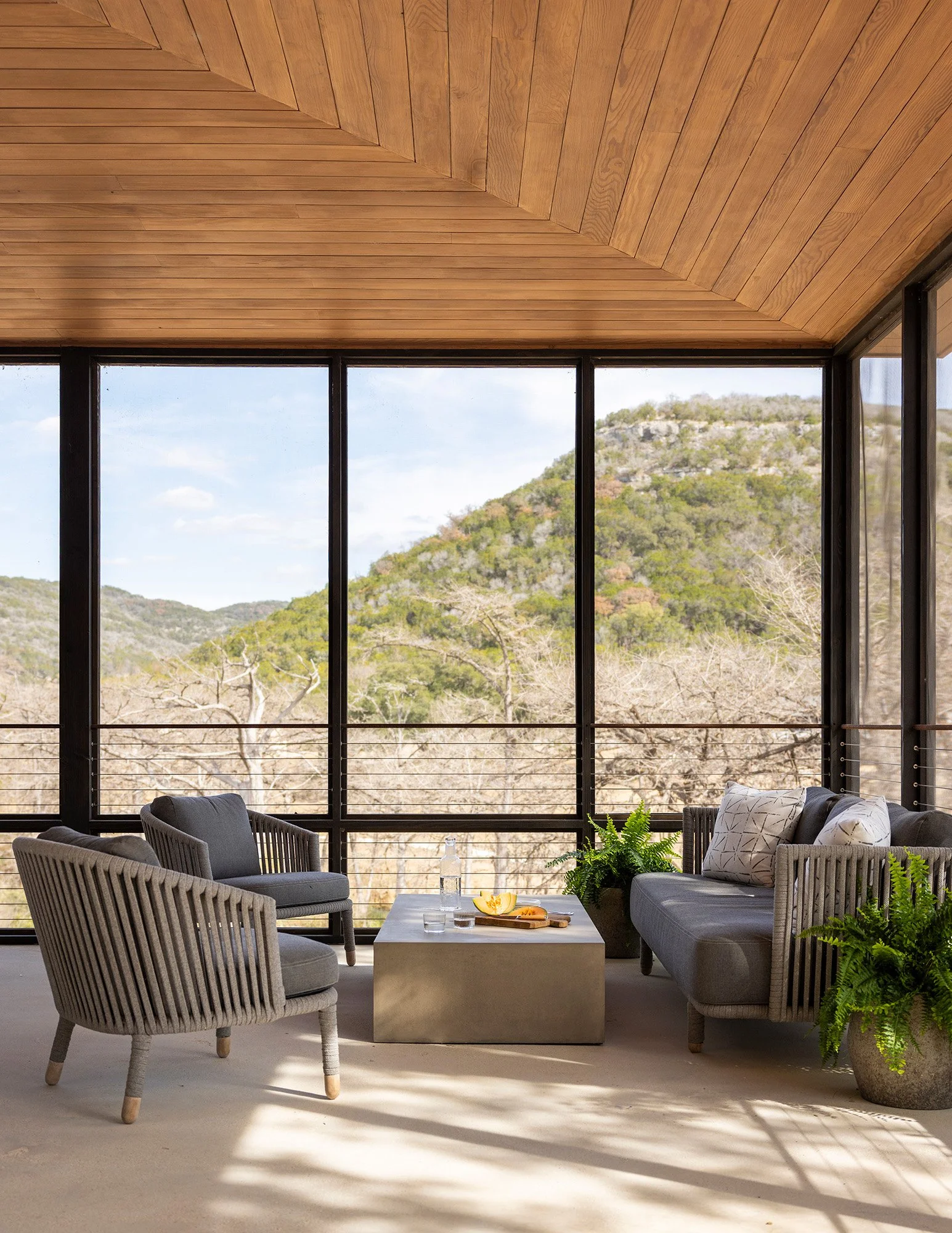 Mark-Richardson-Architects-Frio-Retreat-Leaky-Texas-Canyon-08.jpg