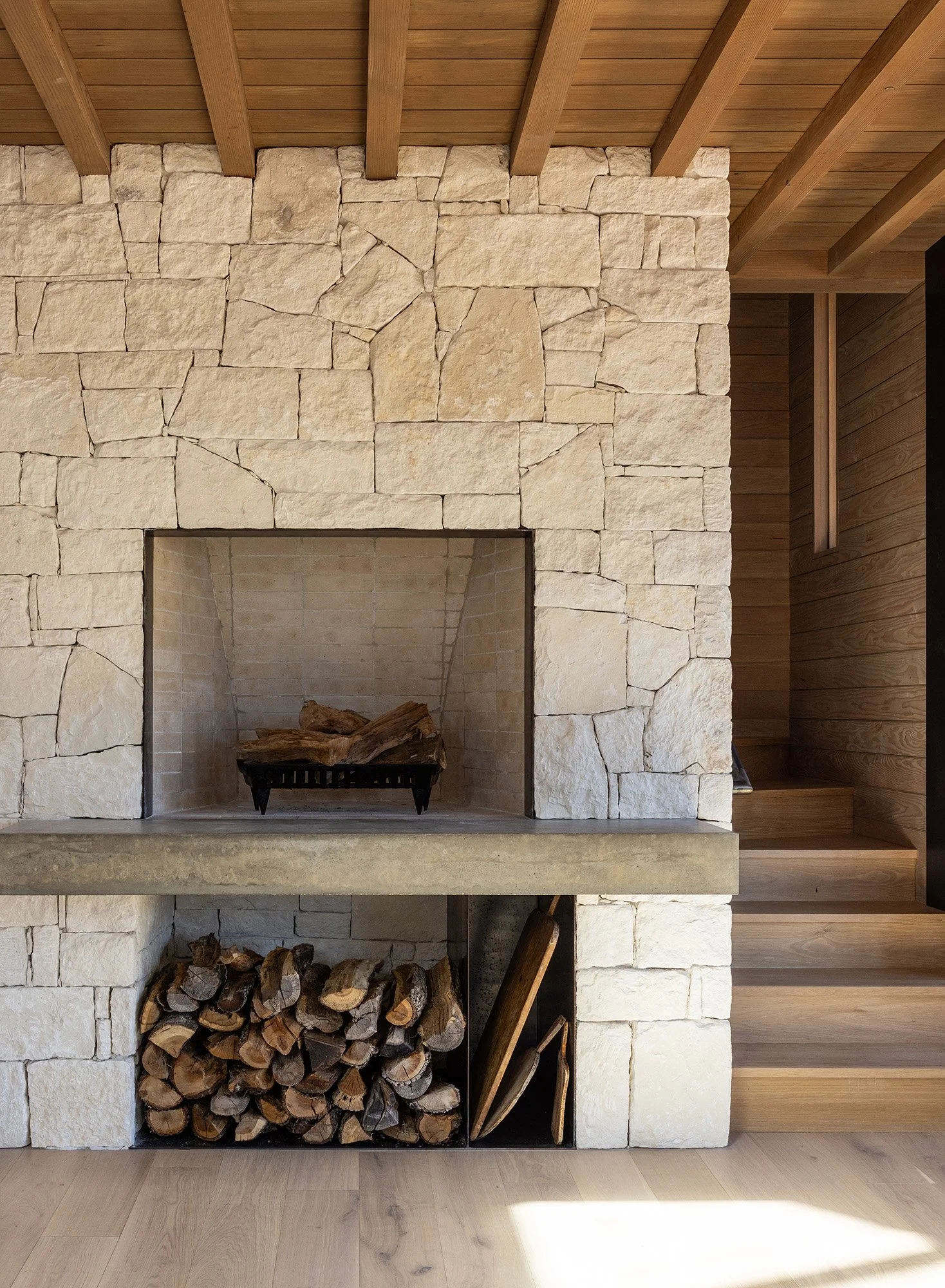 Mark-Richardson-Architects-Frio-Retreat-Leaky-Texas-Canyon-10.jpg