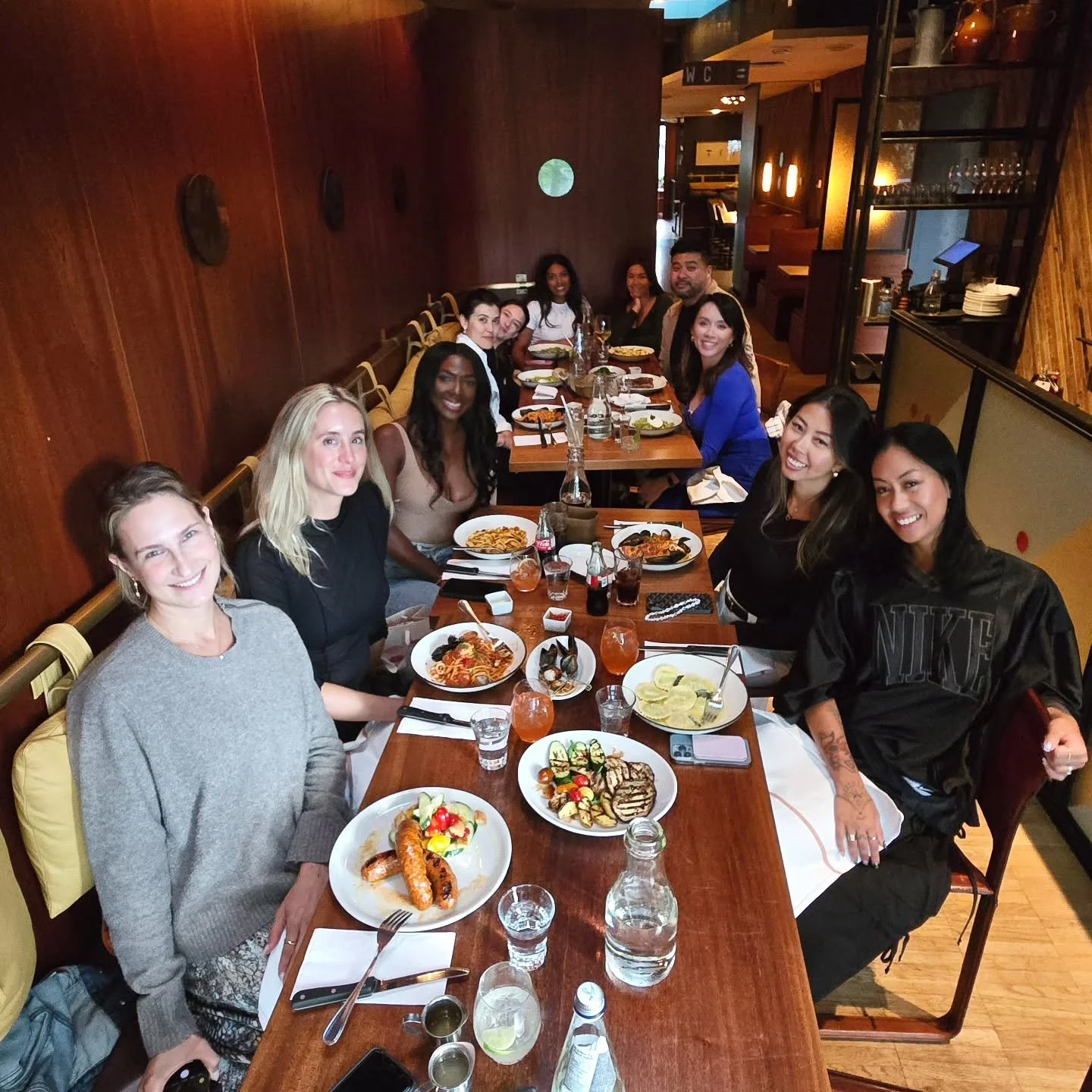 Thankful for our amazing team who shows up every day to share their passion and energy to our community 💛
Thank you @adel.pilattes @nelcabee @uuchi_movement @irina_lyn @teemoniii @deealexandriag @catheriney.ca @_amy.chow @pilateswithsarina @hallecra