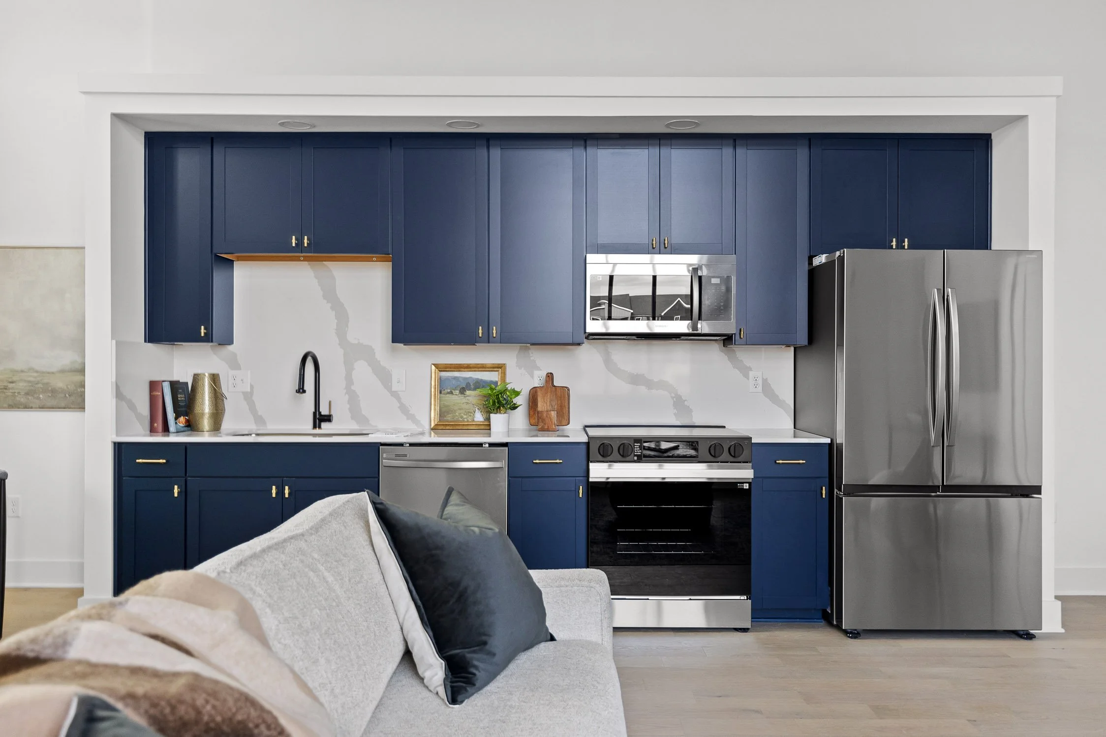 74-Studio Condo-15.jpg