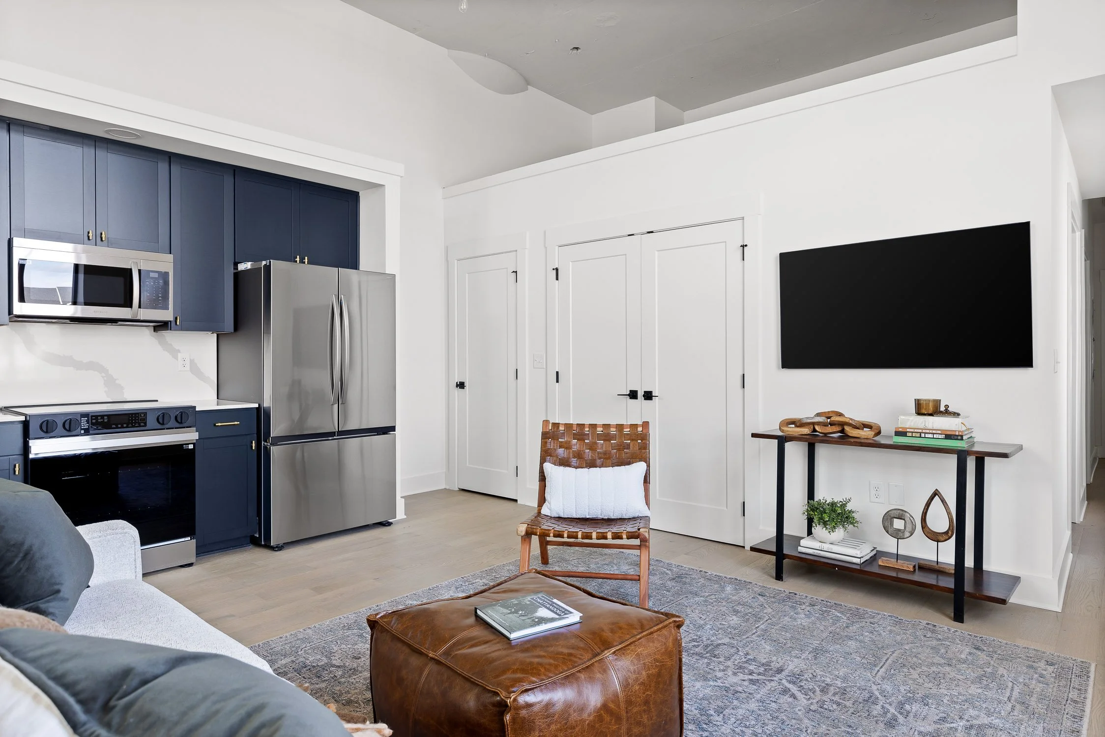 62-Studio Condo-3.jpg