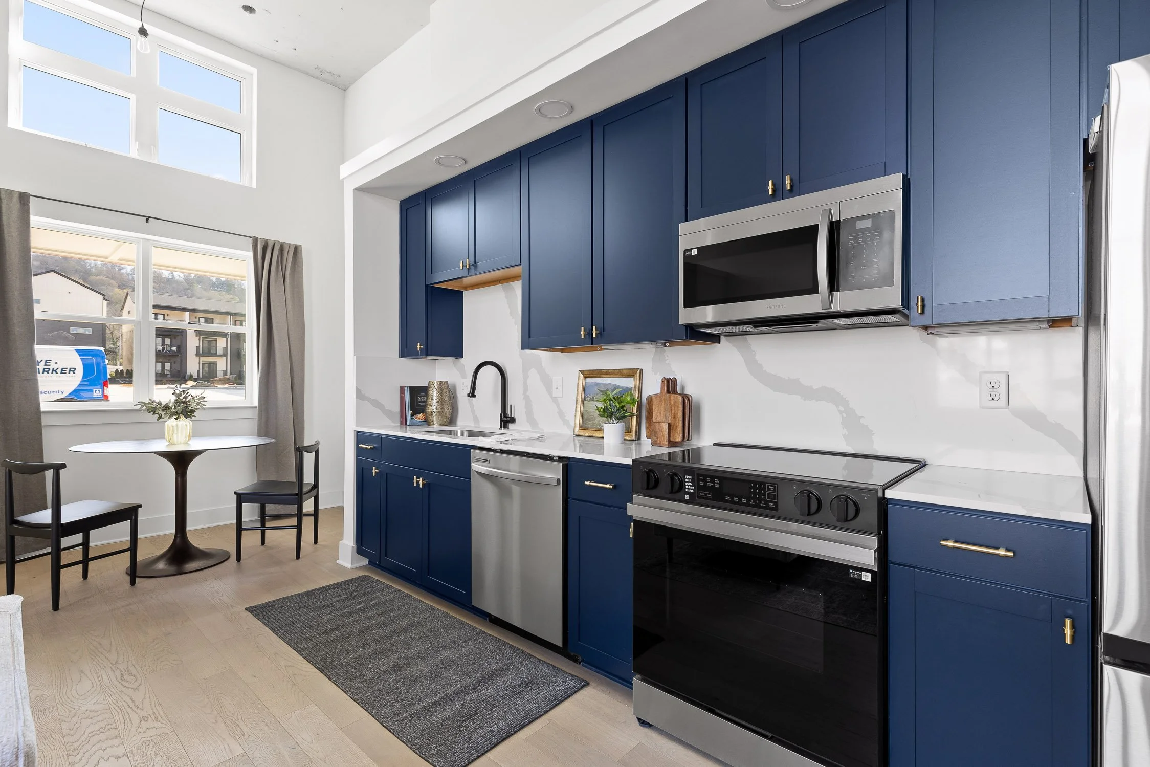 73-Studio Condo-14.jpg