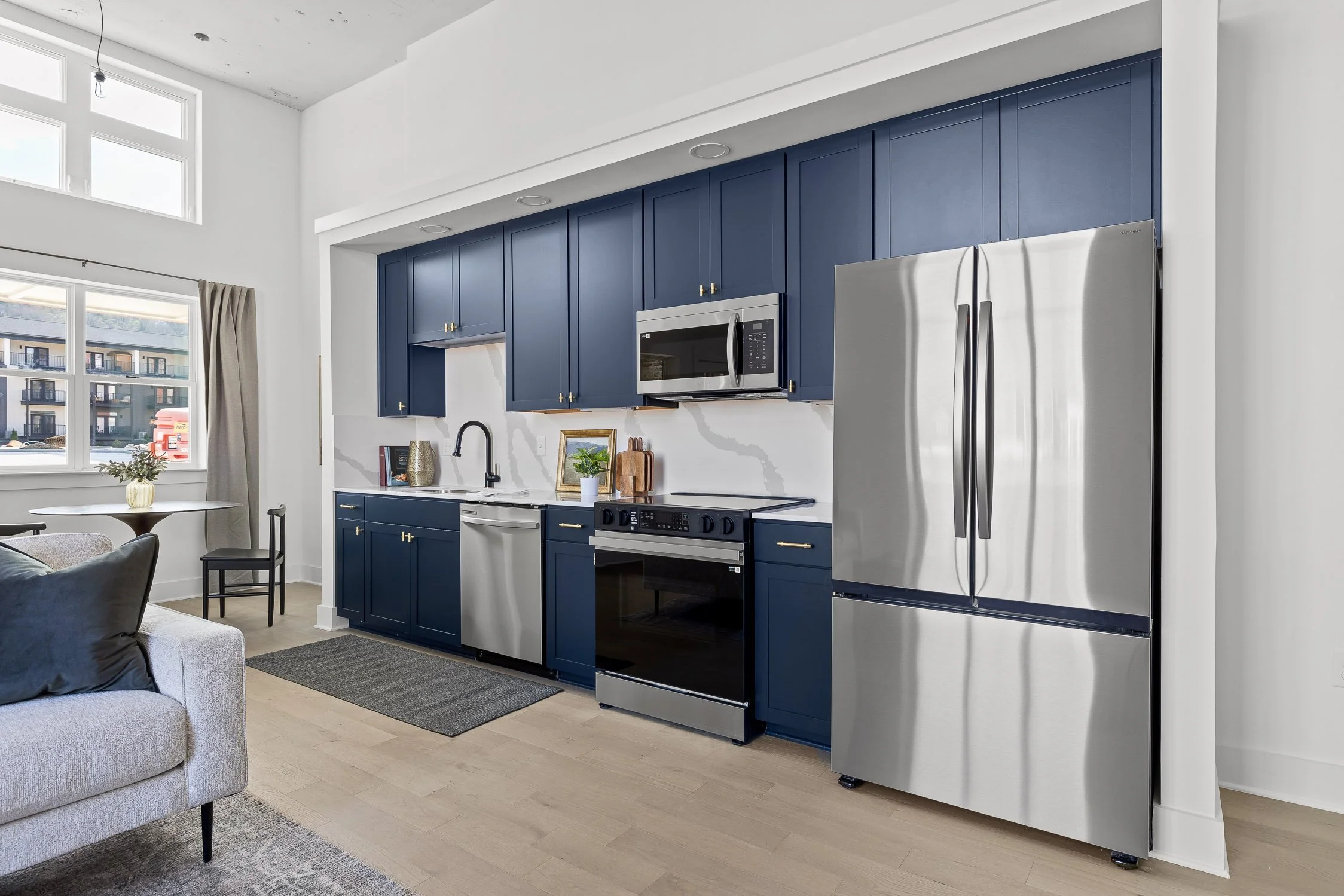 71-Studio Condo-12.jpg