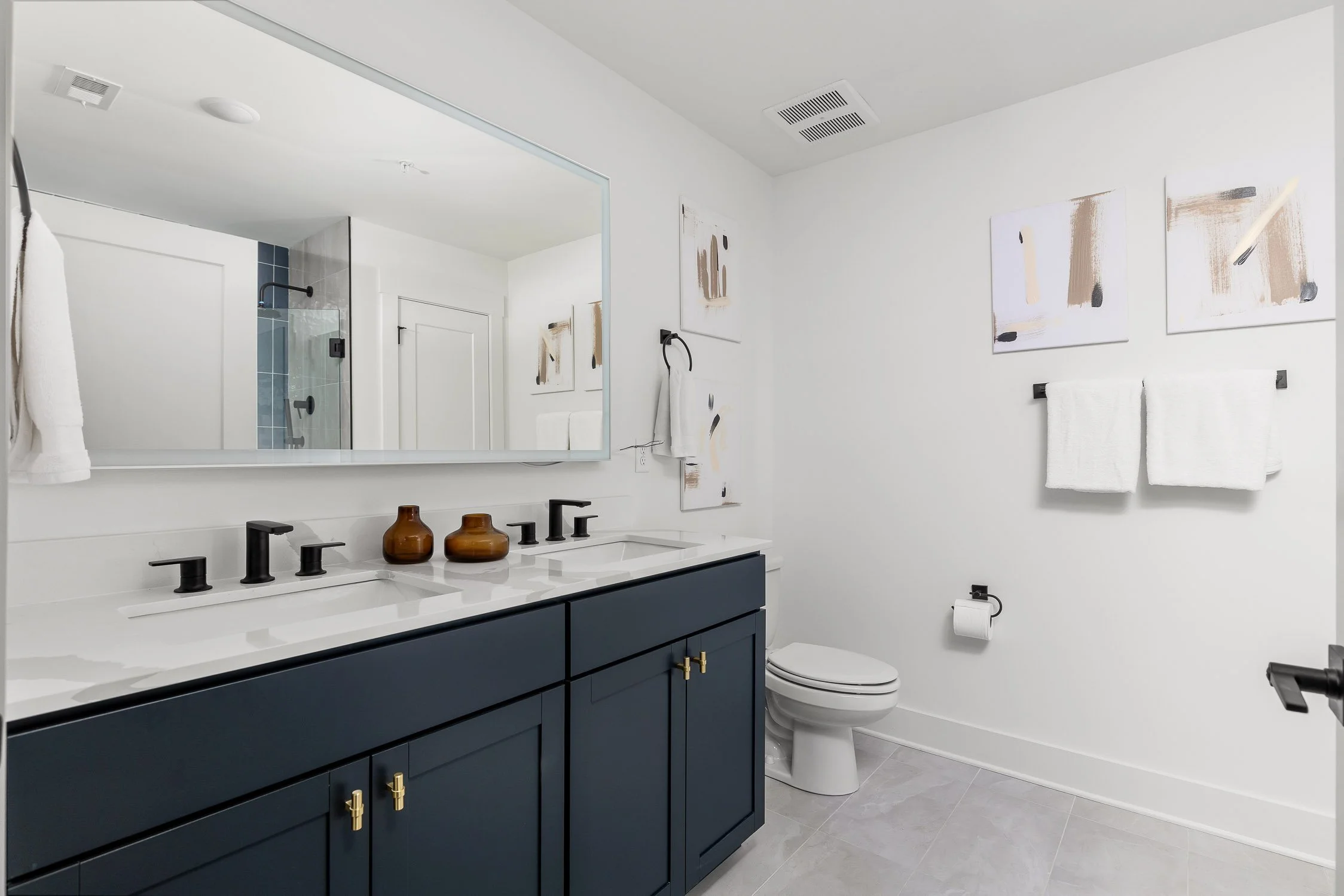 56-Studio Condo-22.jpg