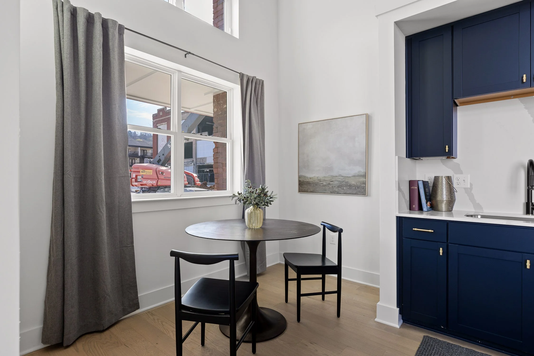 66-Studio Condo-7.jpg